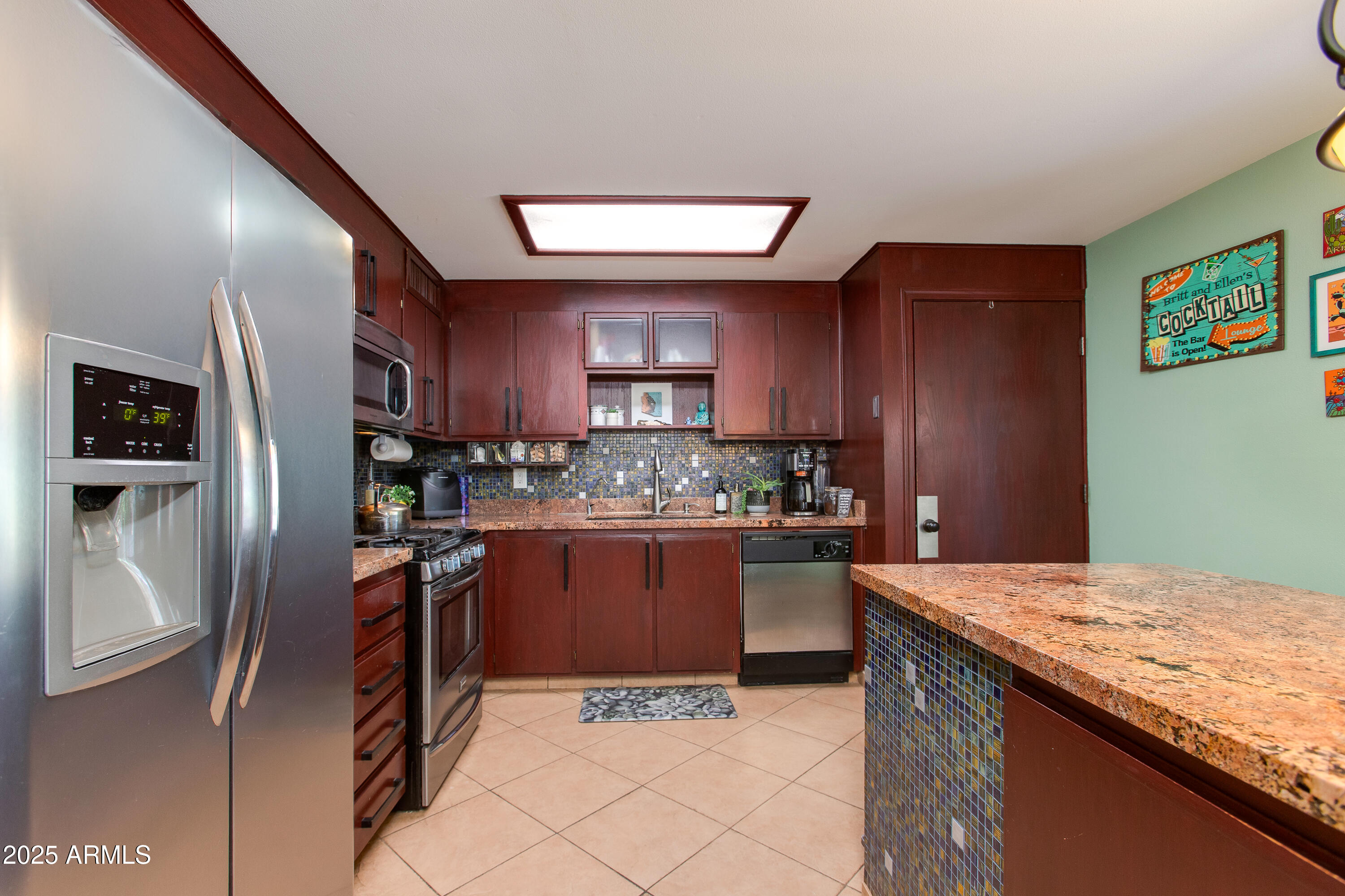 1326 W JOAN DE ARC Avenue