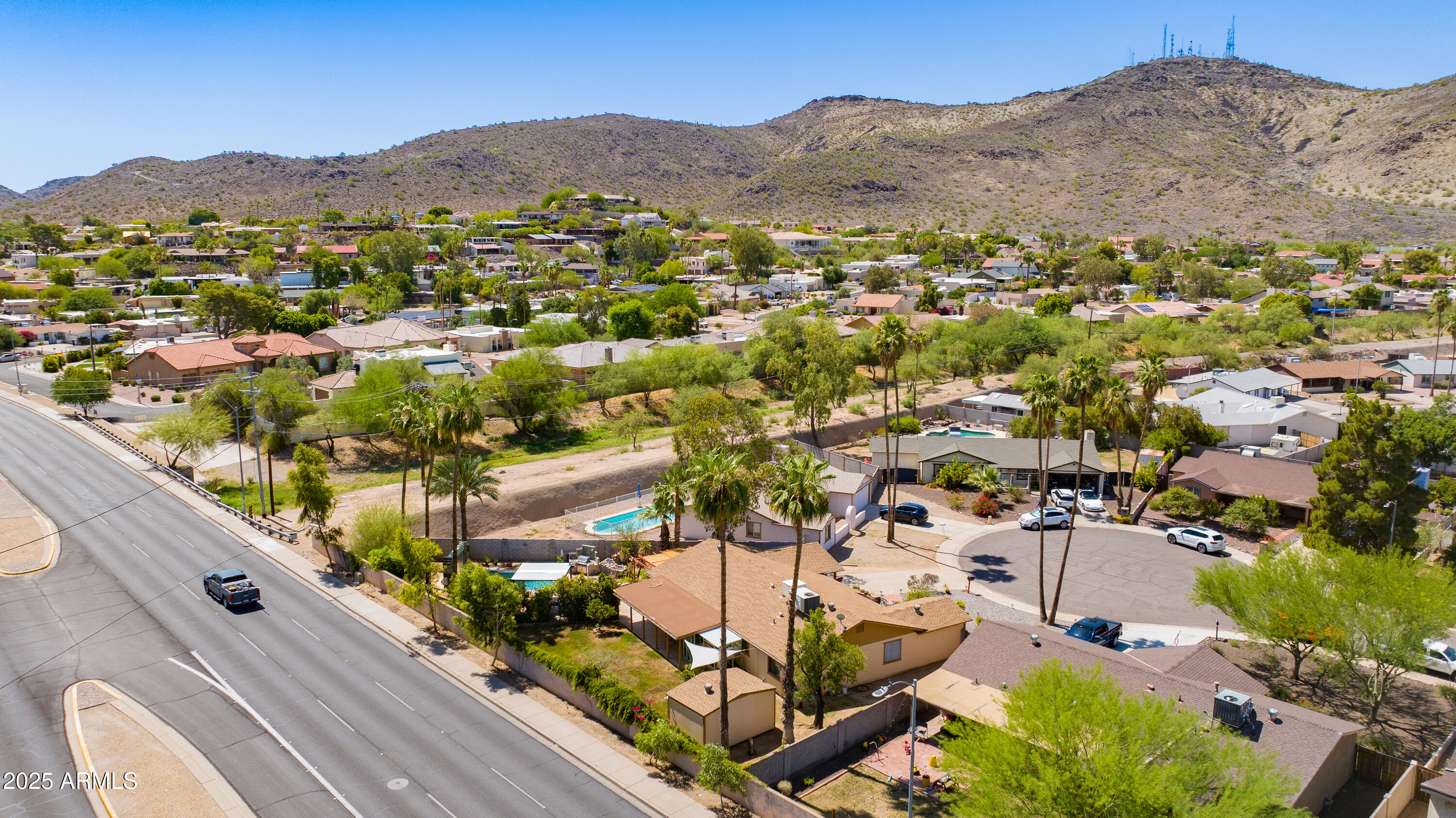 1326 W JOAN DE ARC Avenue