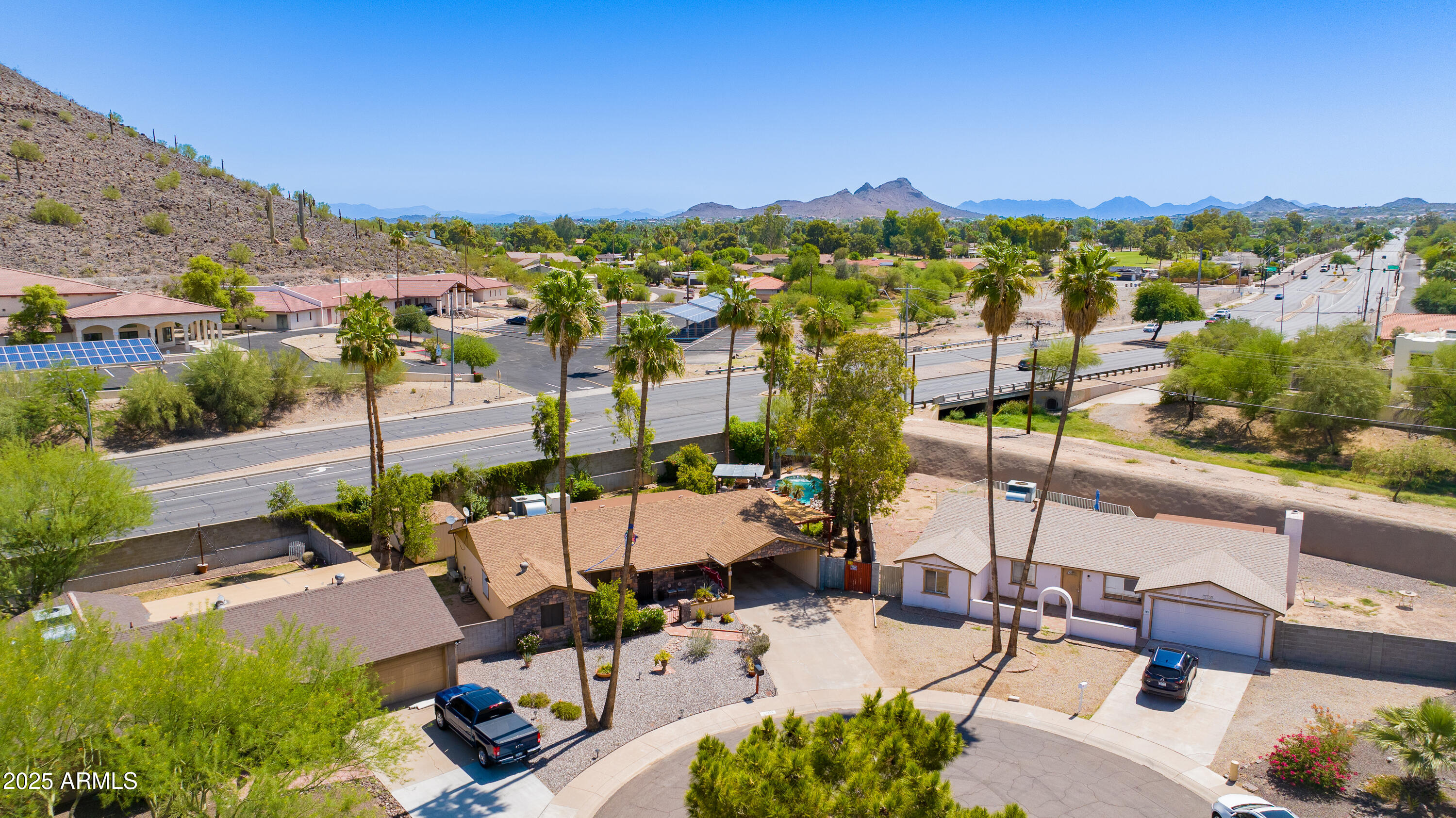 1326 W JOAN DE ARC Avenue