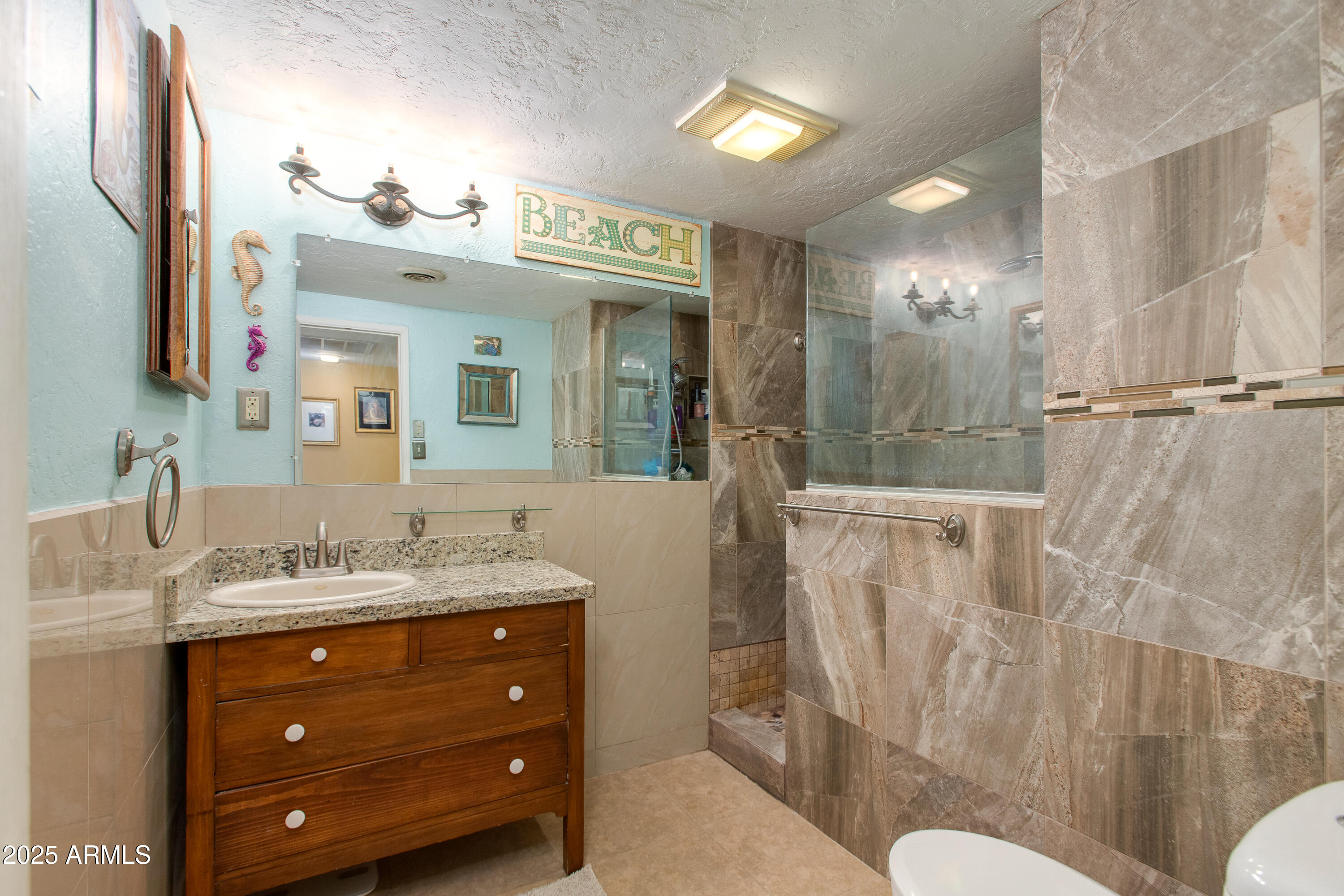 1326 W JOAN DE ARC Avenue