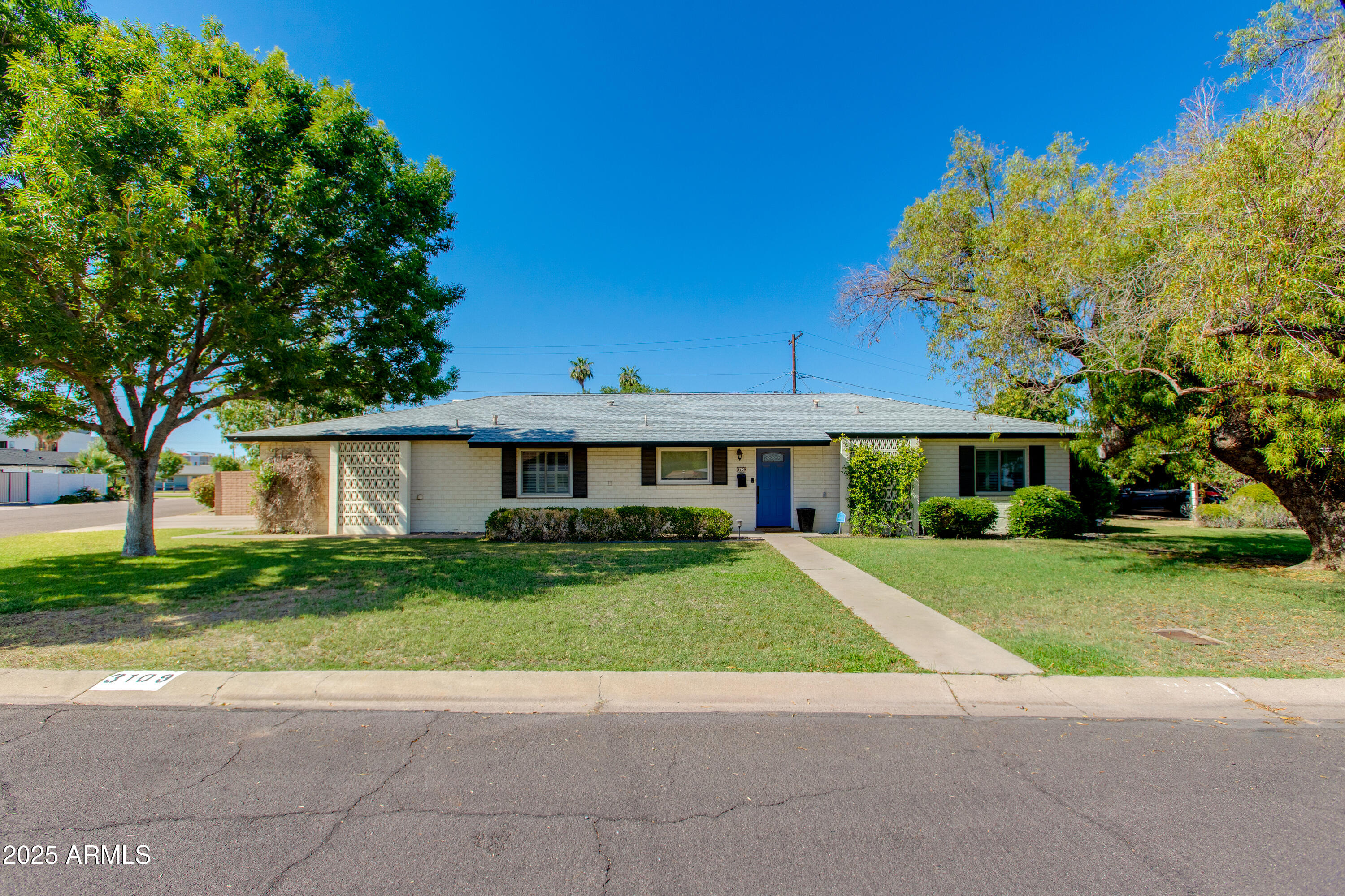 3109 E TURNEY Avenue