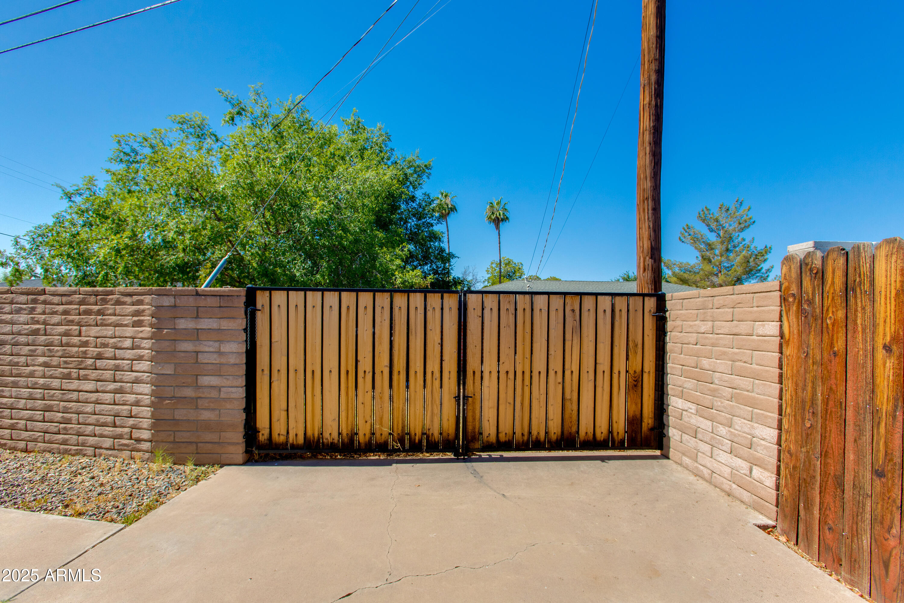3109 E TURNEY Avenue