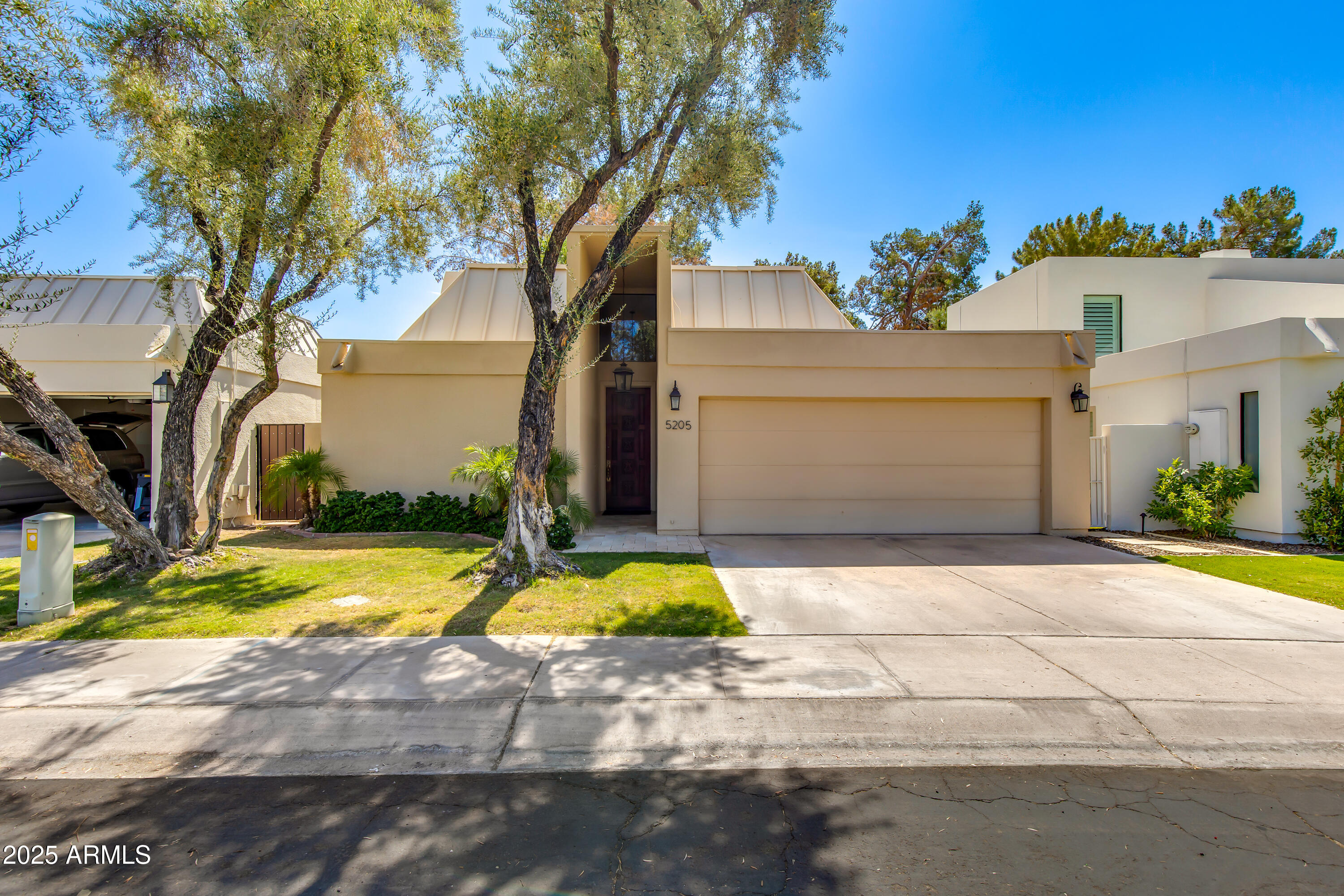 5205 N 25TH Place