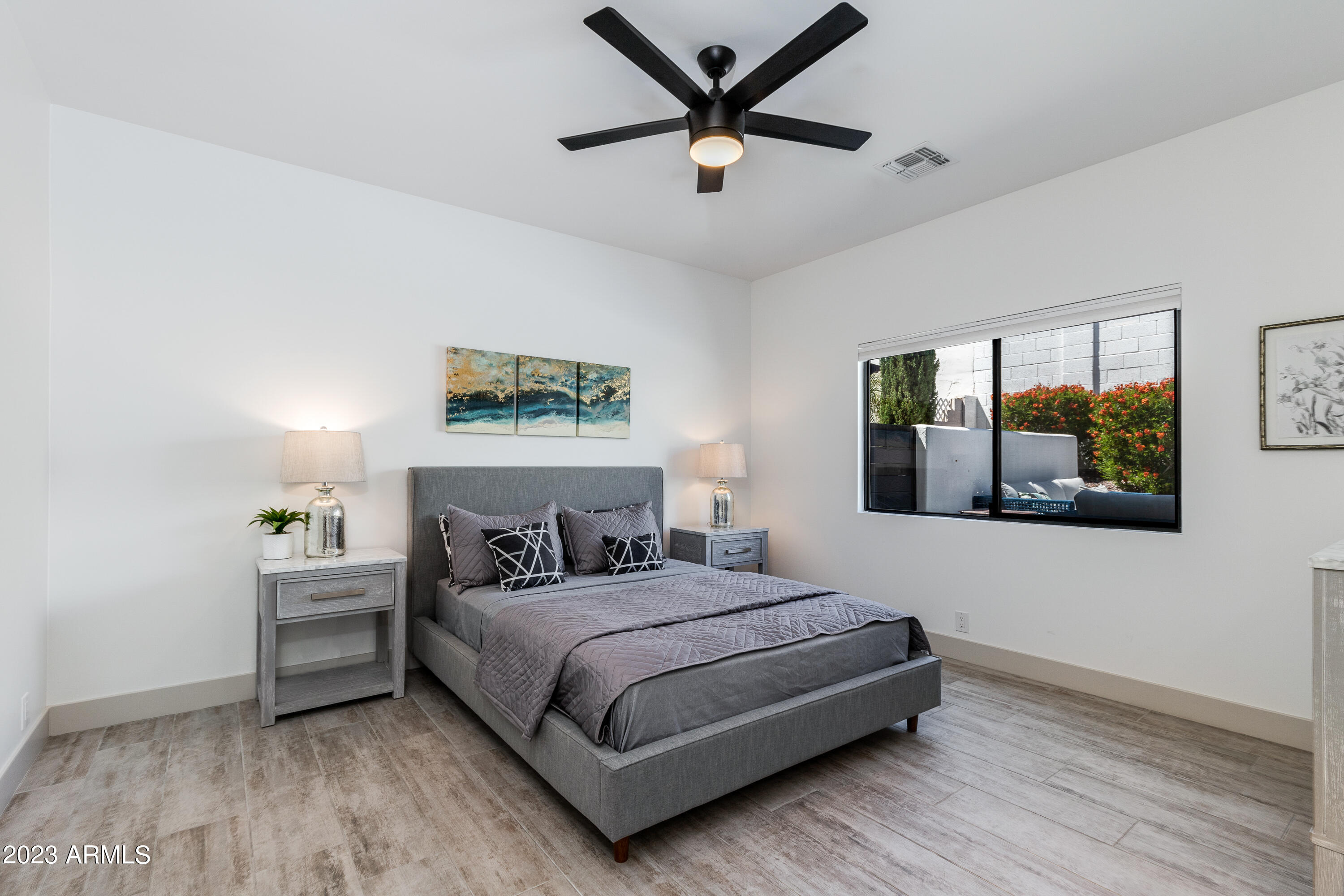 3110 E MARYLAND Avenue