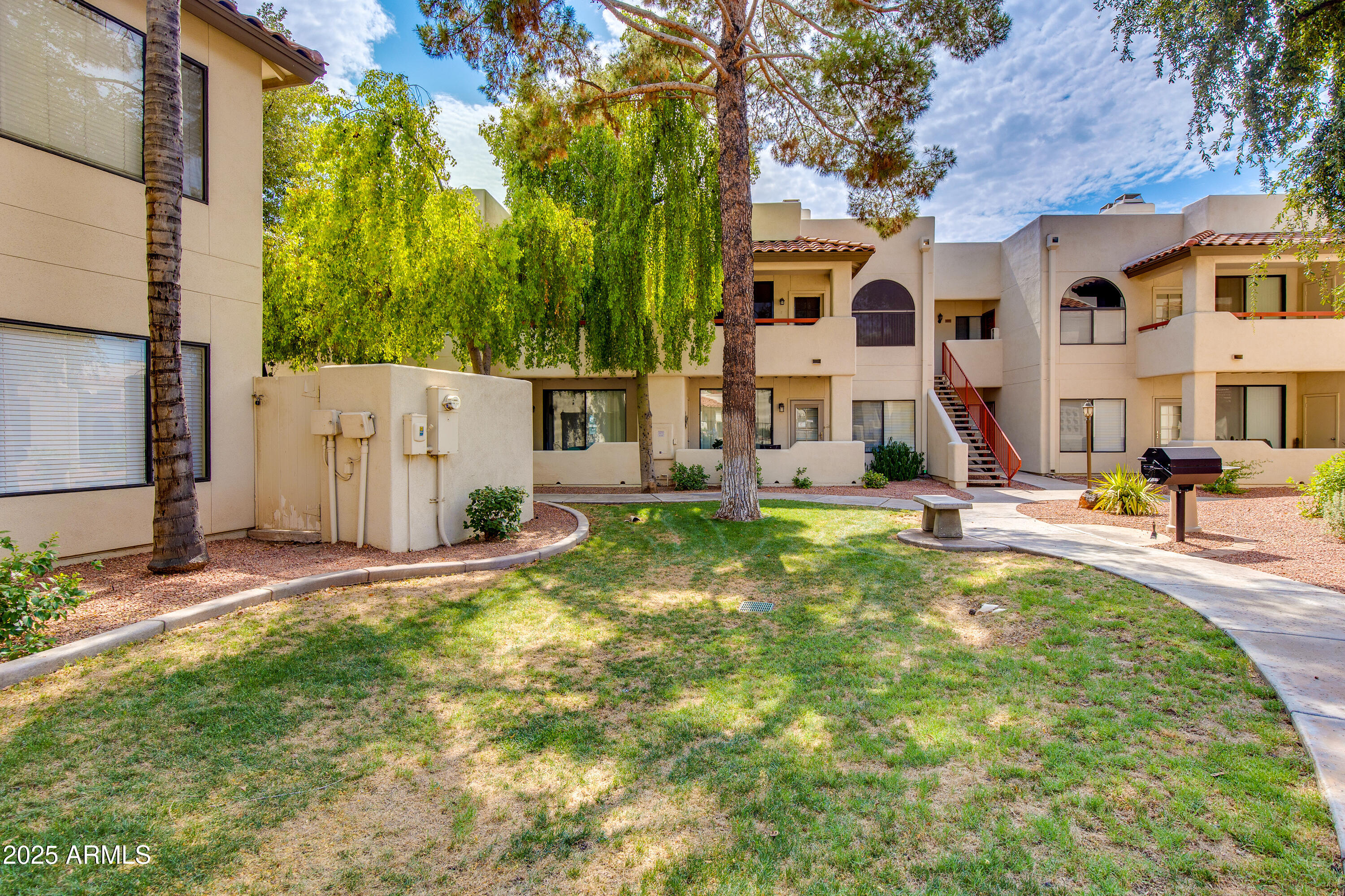 750 E Northern Avenue, 1018