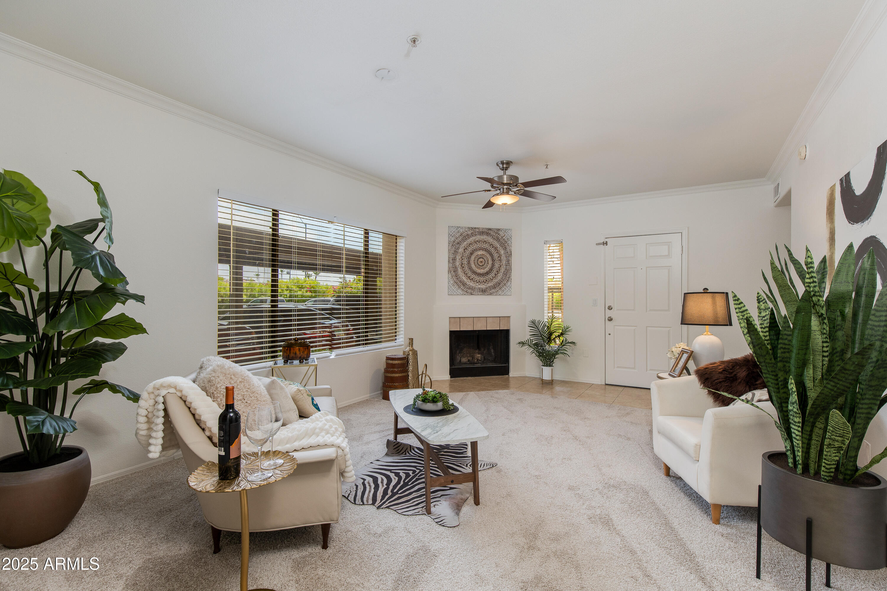 750 E Northern Avenue, 1018