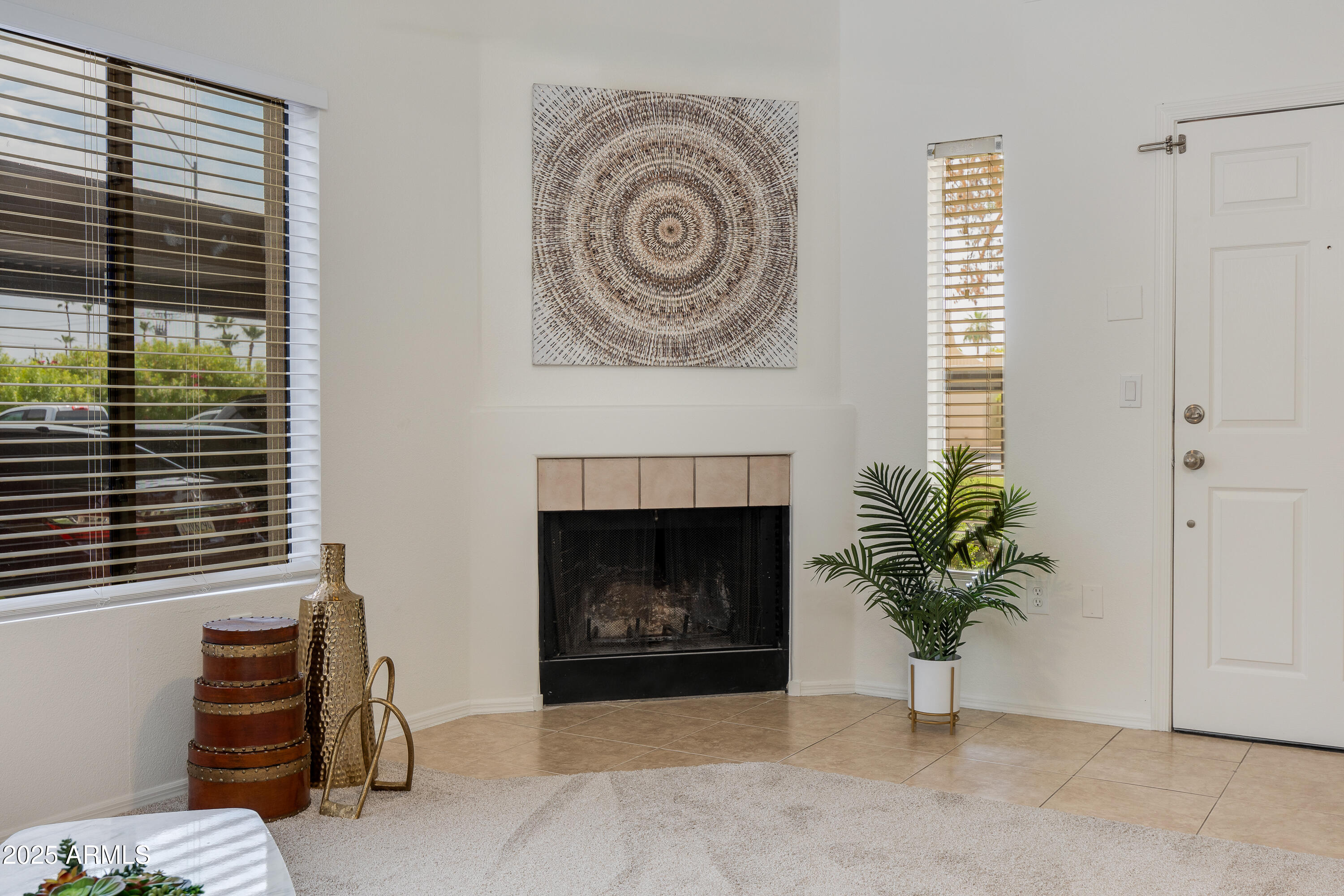 750 E Northern Avenue, 1018