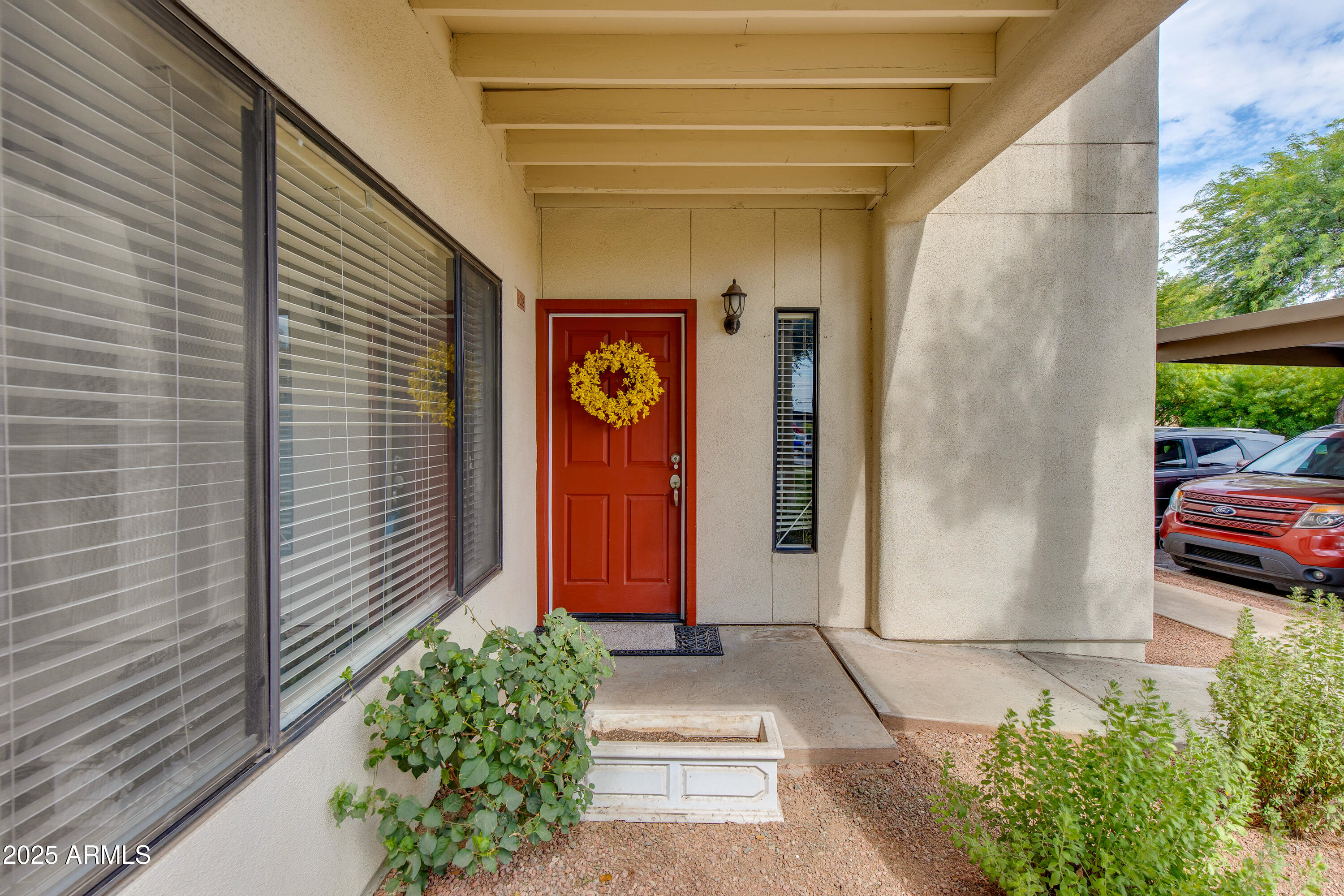 750 E Northern Avenue, 1018