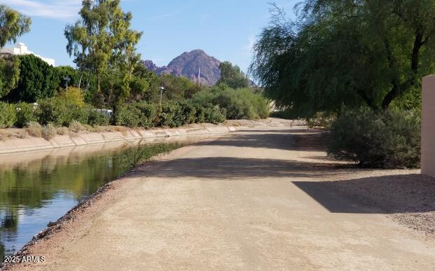 750 E Northern Avenue, 1018