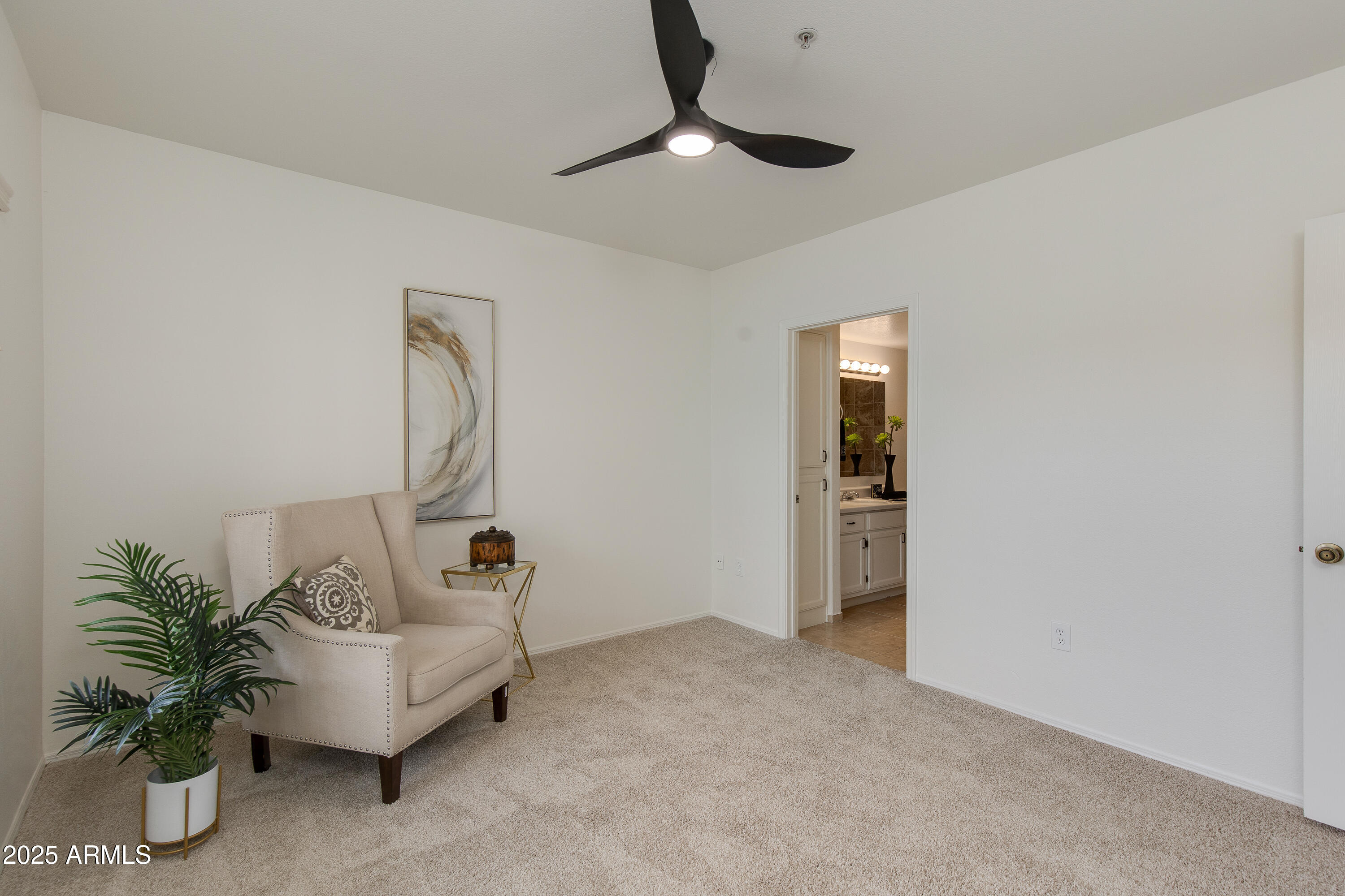 750 E Northern Avenue, 1018