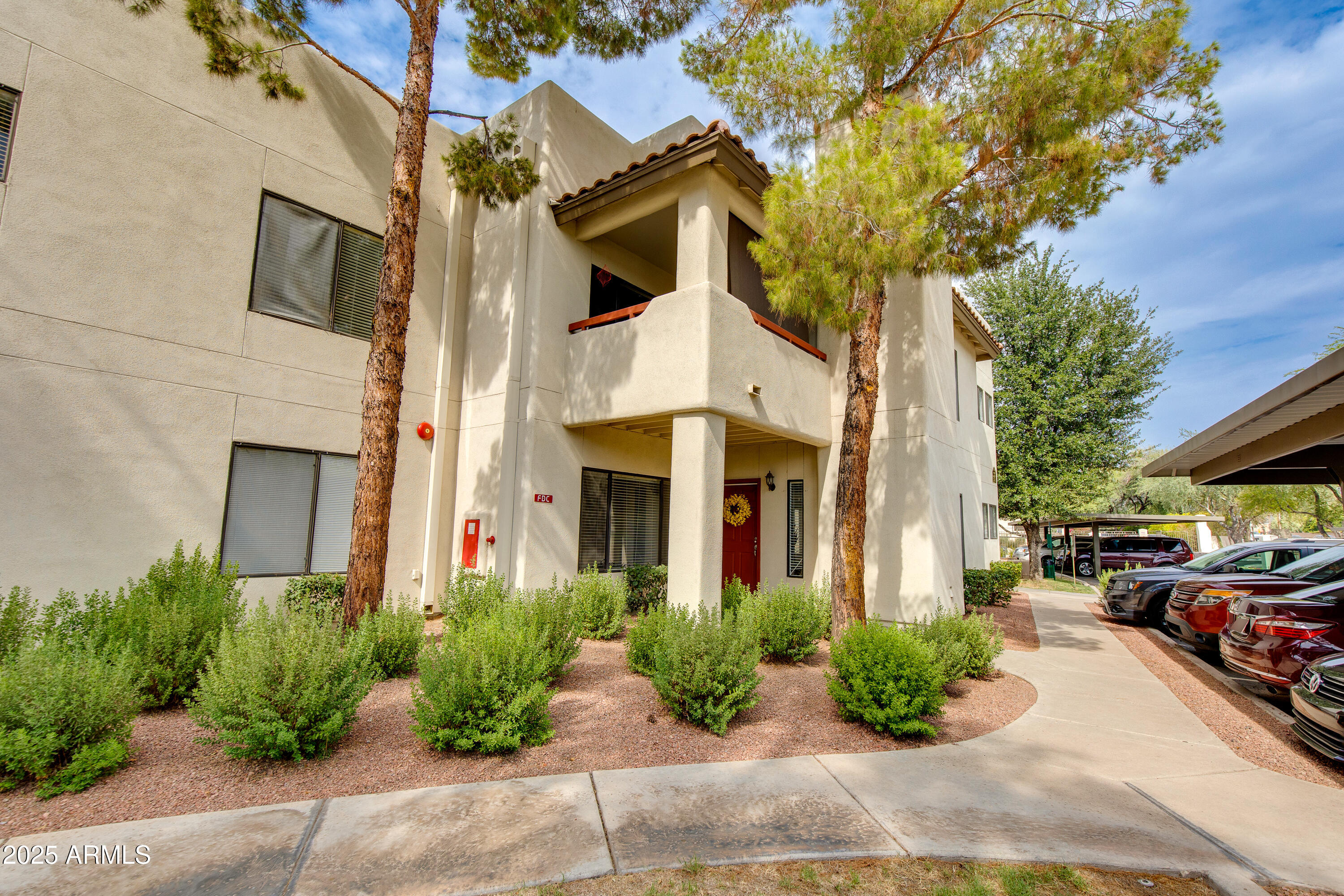 750 E Northern Avenue, 1018