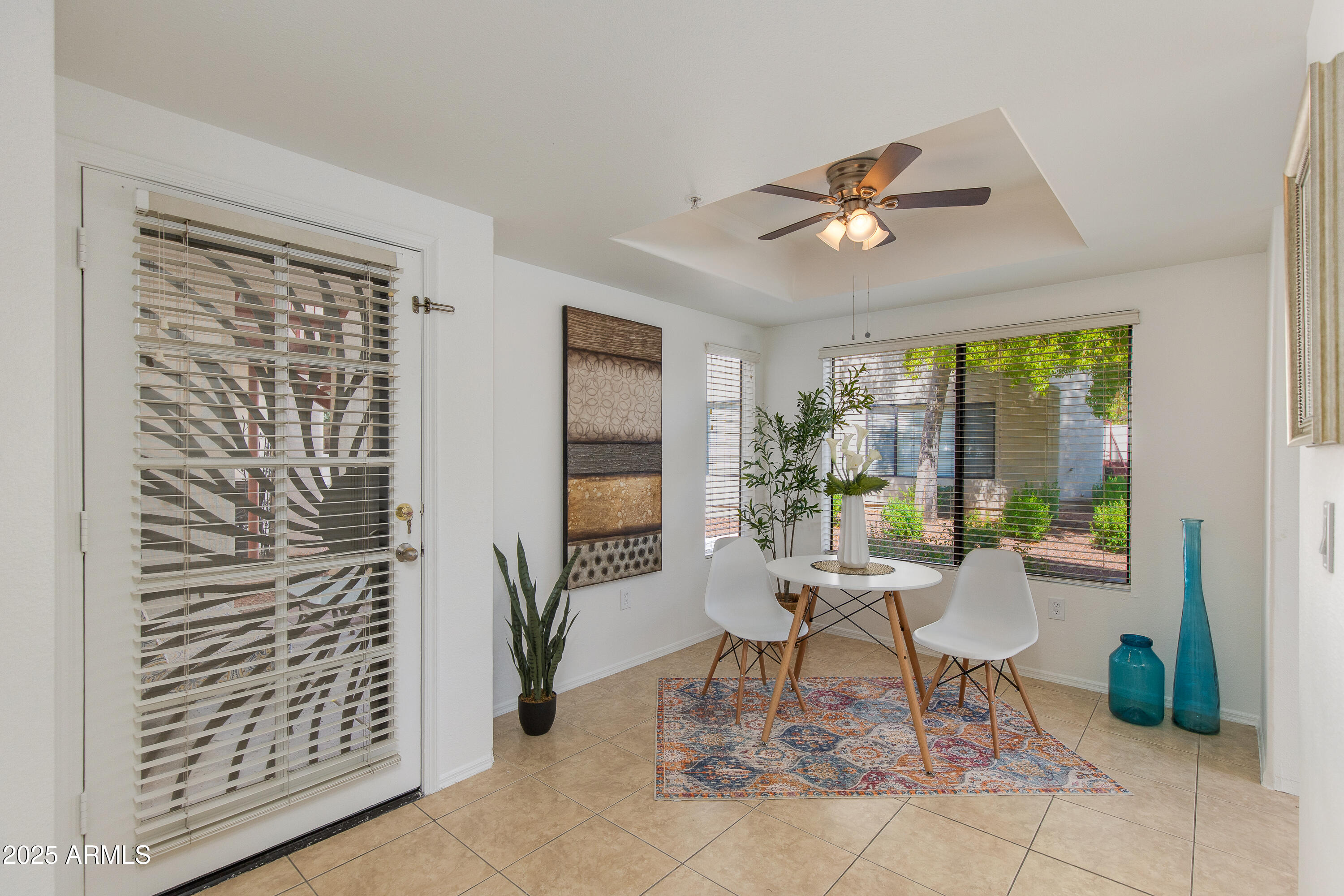 750 E Northern Avenue, 1018