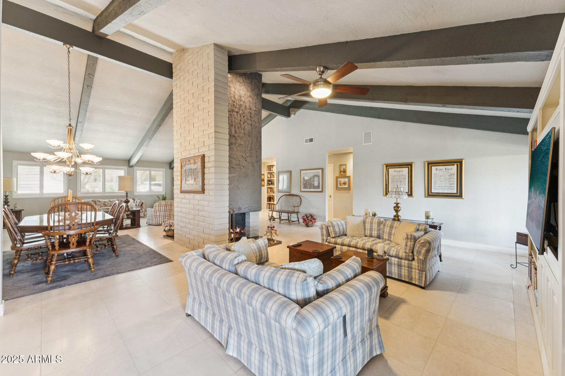 8102 N DREAMY DRAW Drive