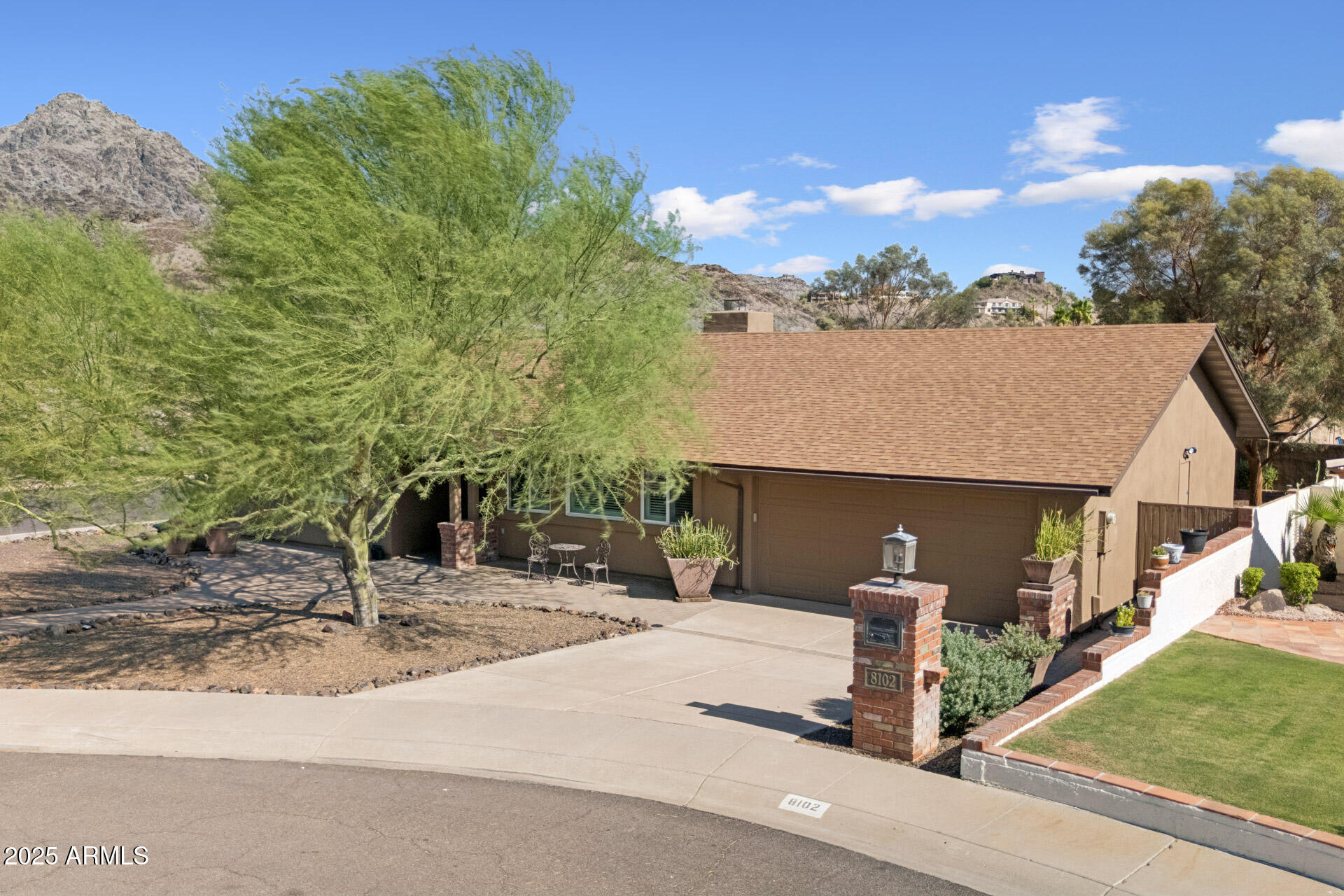 8102 N DREAMY DRAW Drive