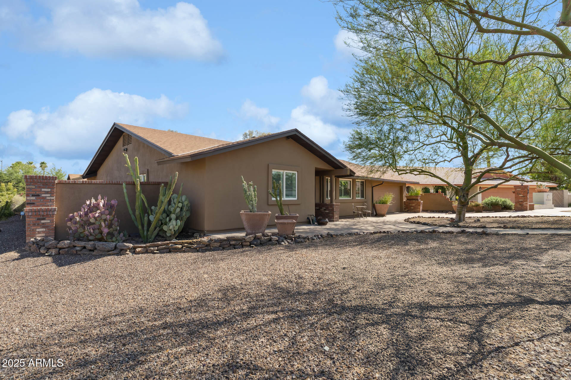 8102 N DREAMY DRAW Drive