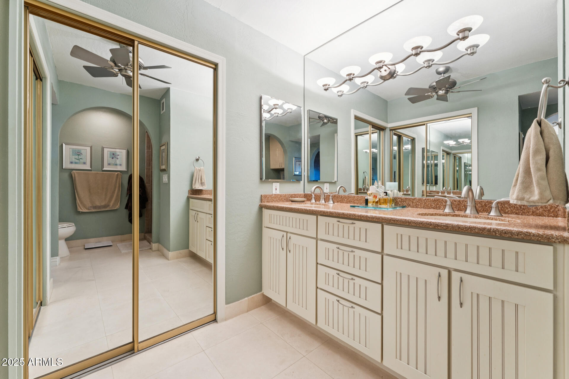 8102 N DREAMY DRAW Drive