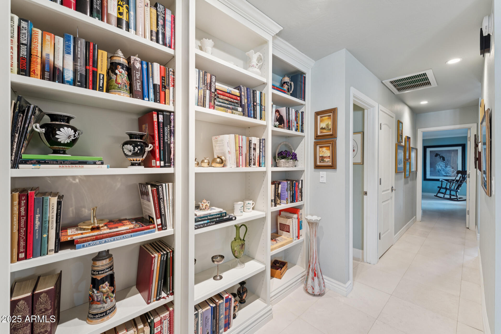 8102 N DREAMY DRAW Drive