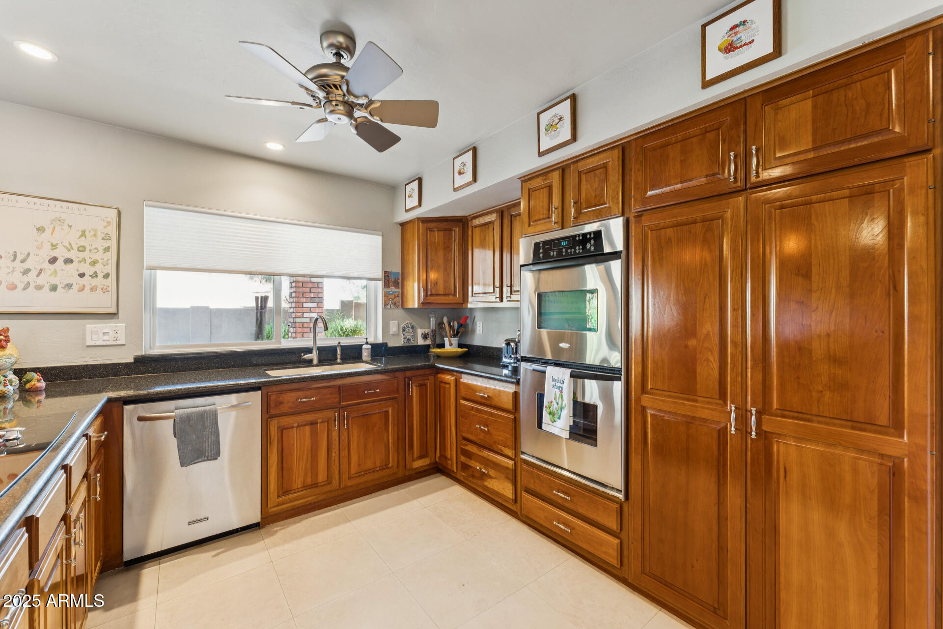 8102 N DREAMY DRAW Drive