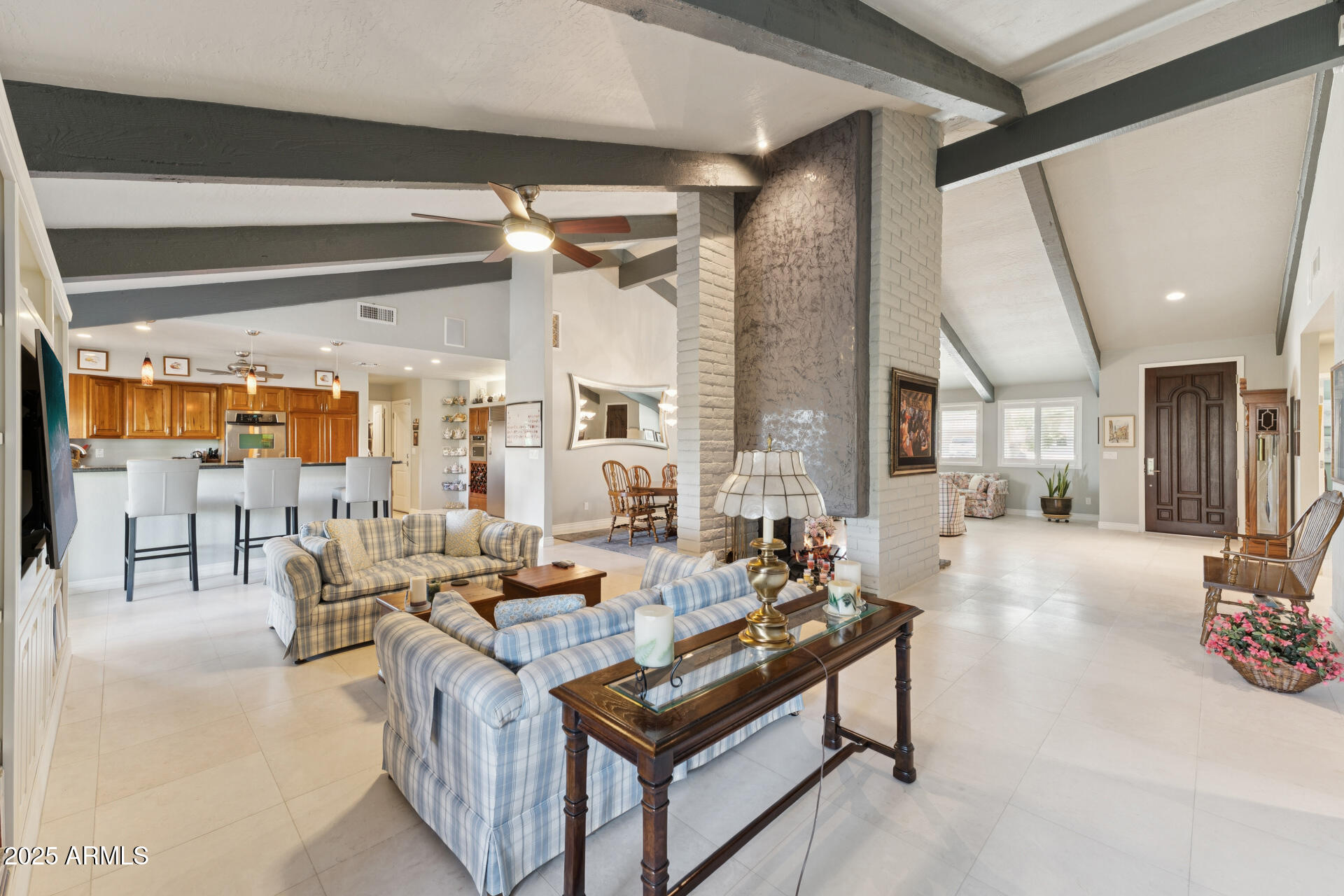 8102 N DREAMY DRAW Drive