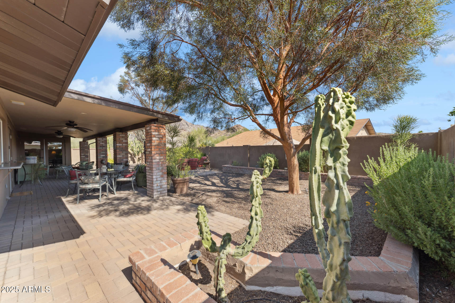 8102 N DREAMY DRAW Drive