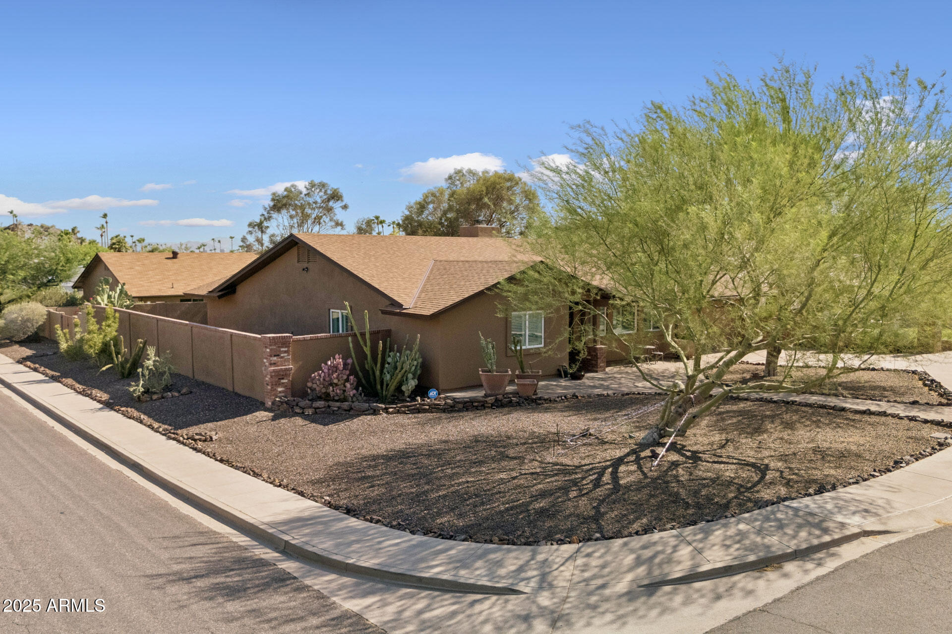 8102 N DREAMY DRAW Drive