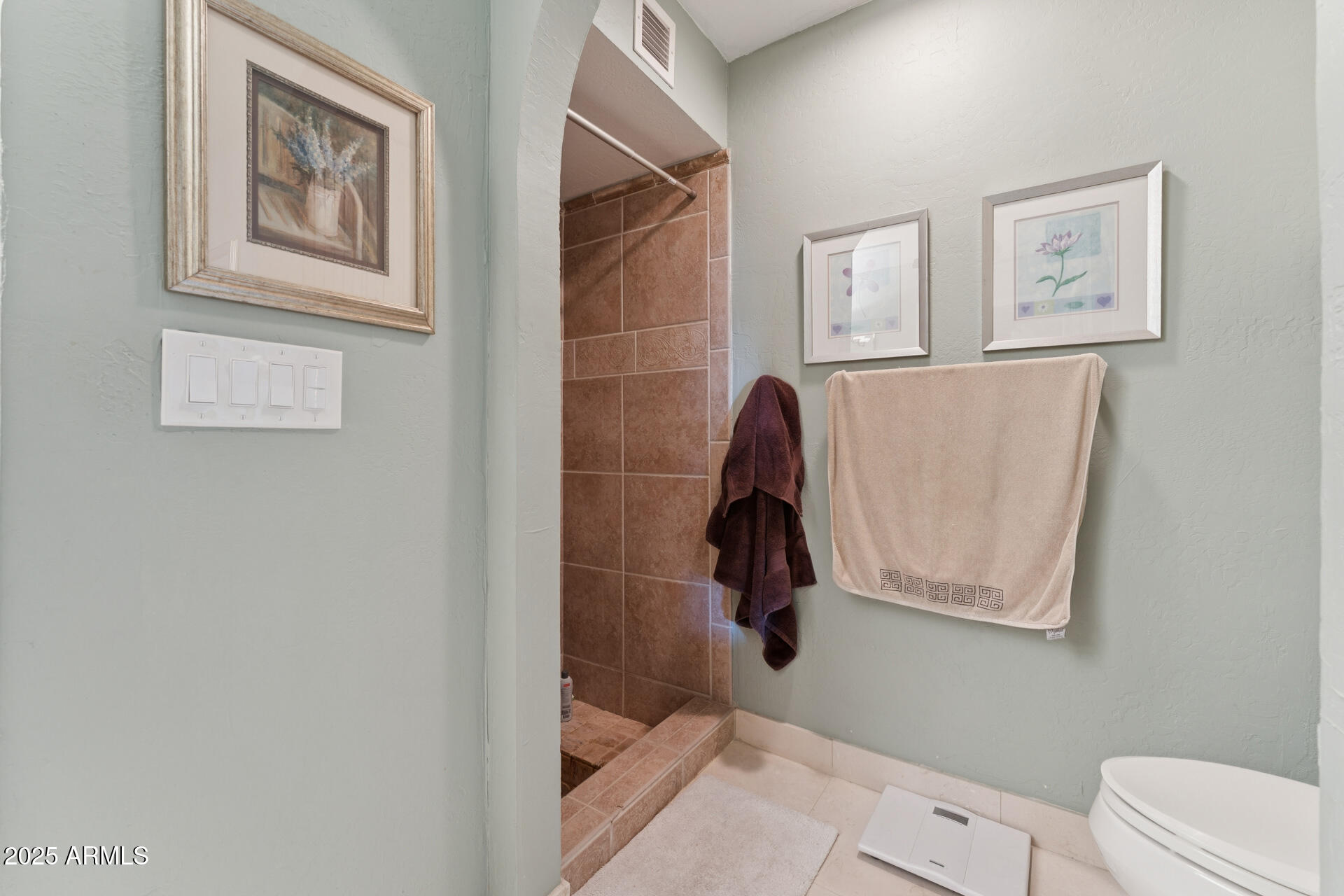 8102 N DREAMY DRAW Drive