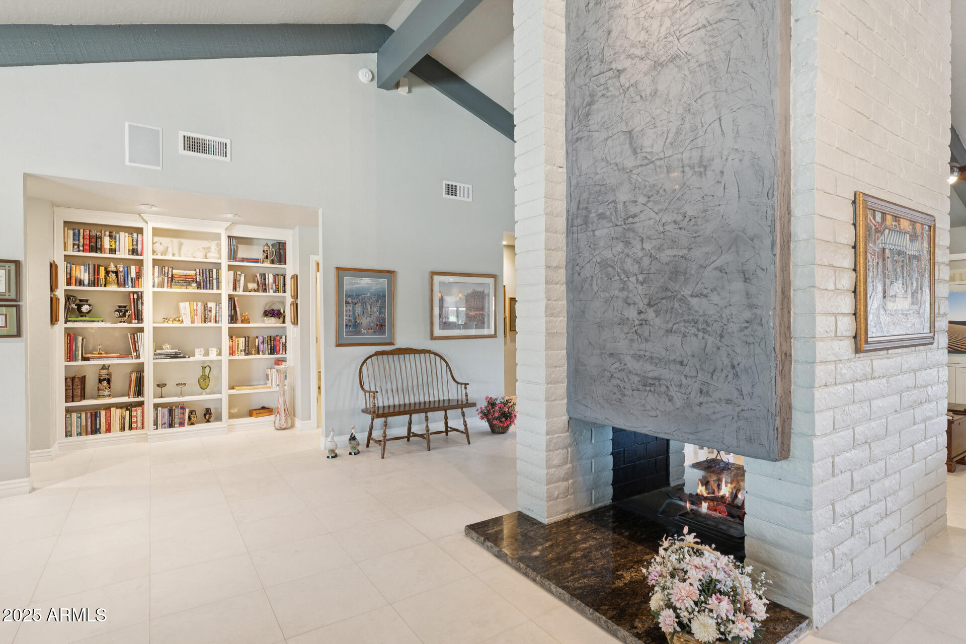 8102 N DREAMY DRAW Drive