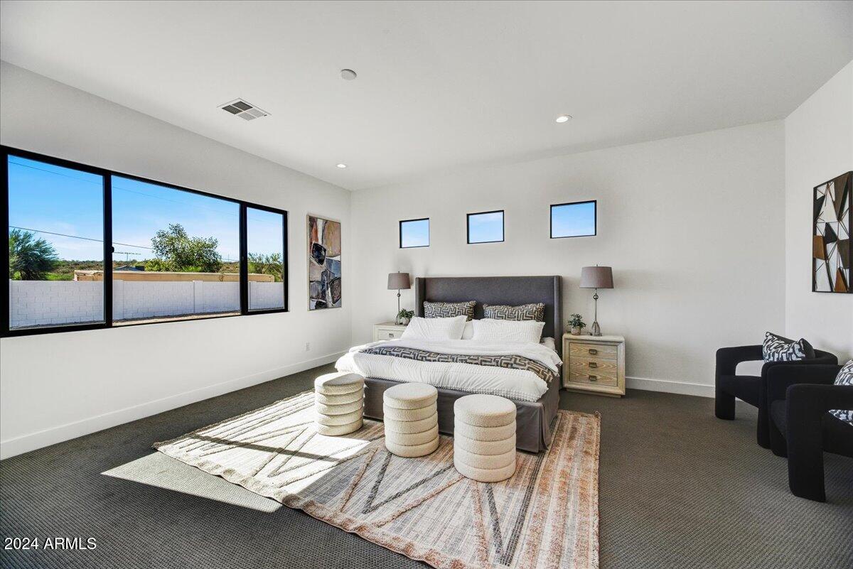 3329 W DESERT DAWN Drive