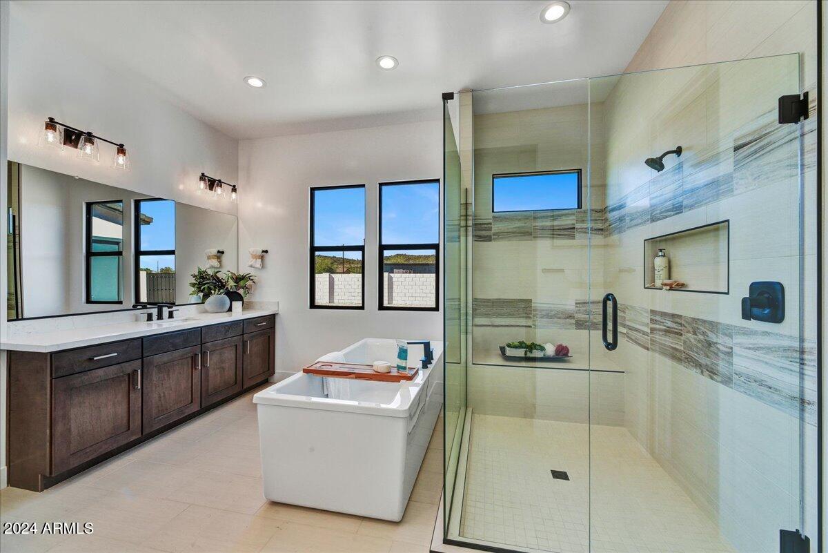 3329 W DESERT DAWN Drive