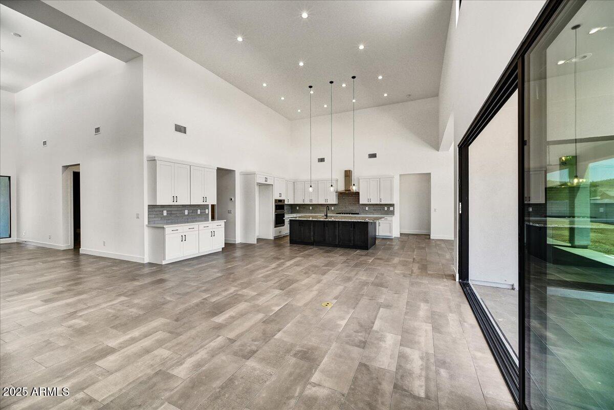 3329 W DESERT DAWN Drive