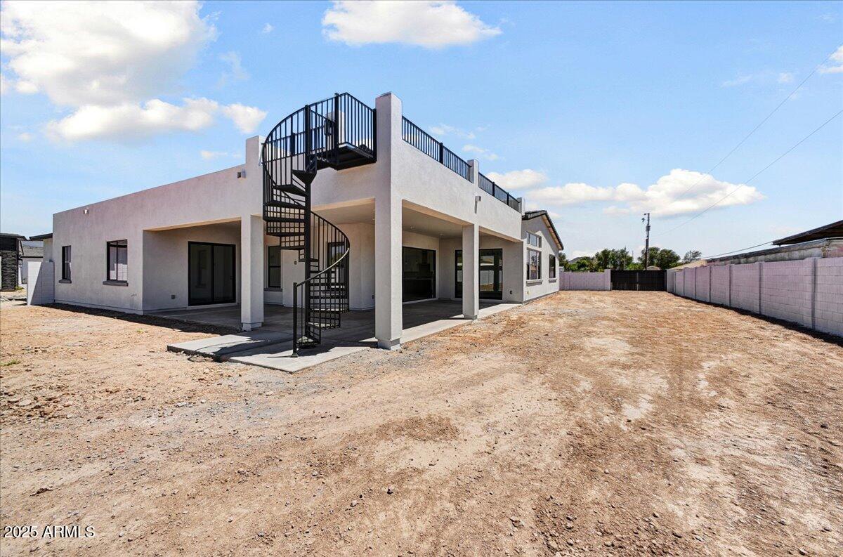 3329 W DESERT DAWN Drive