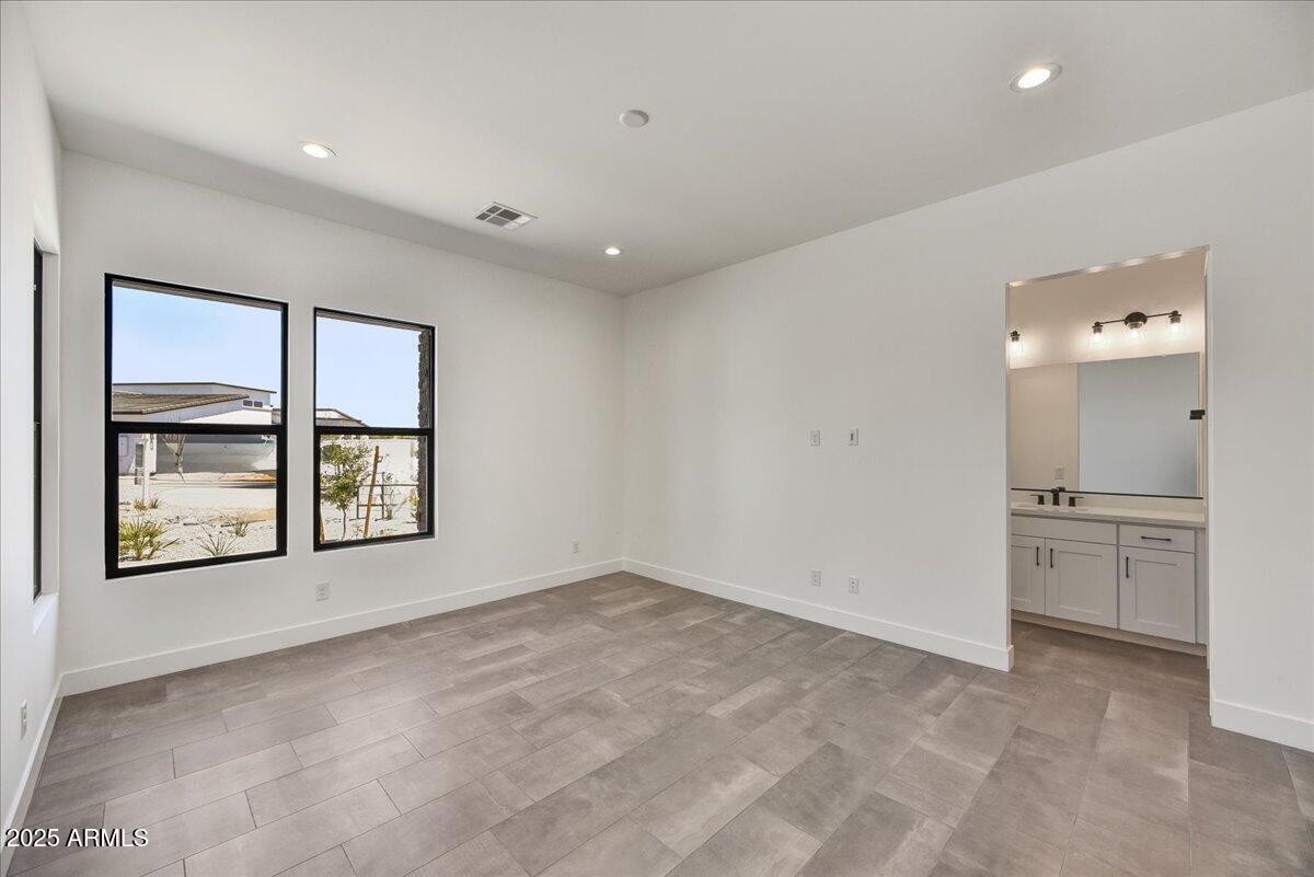 3329 W DESERT DAWN Drive