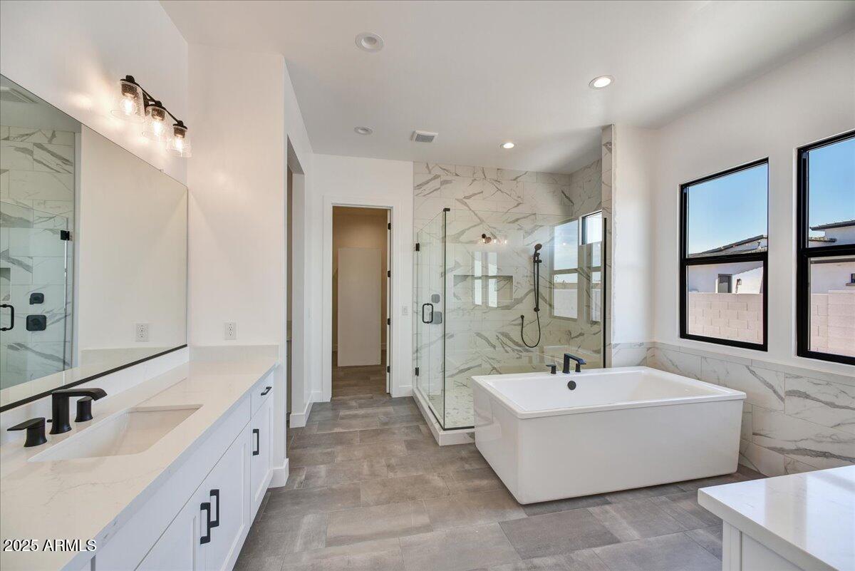 3329 W DESERT DAWN Drive