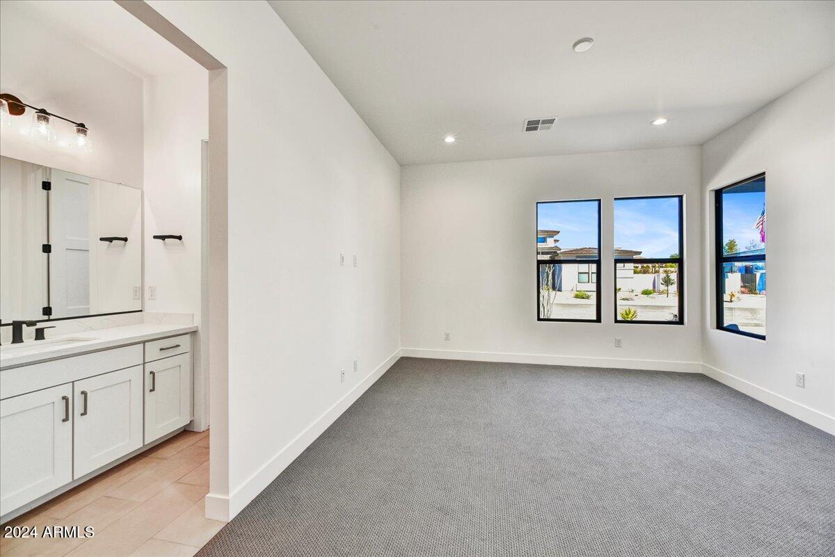 3329 W DESERT DAWN Drive