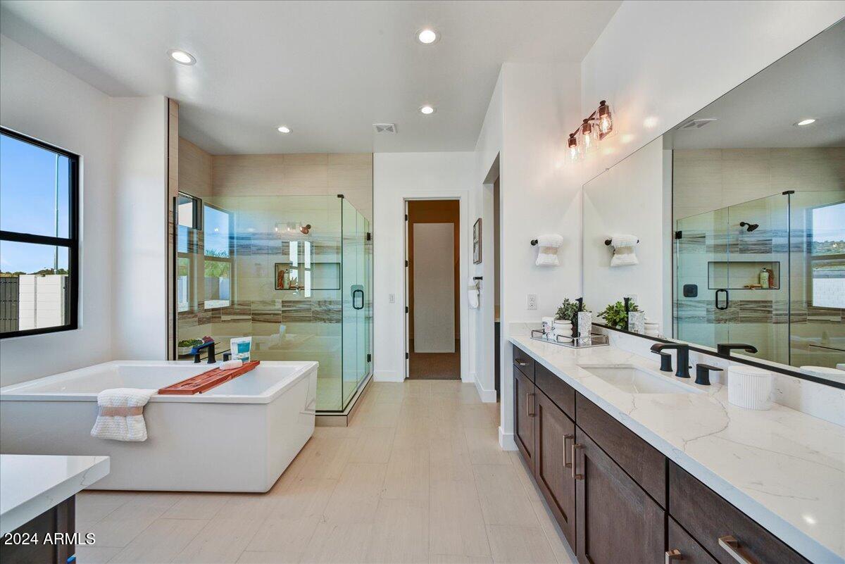3329 W DESERT DAWN Drive