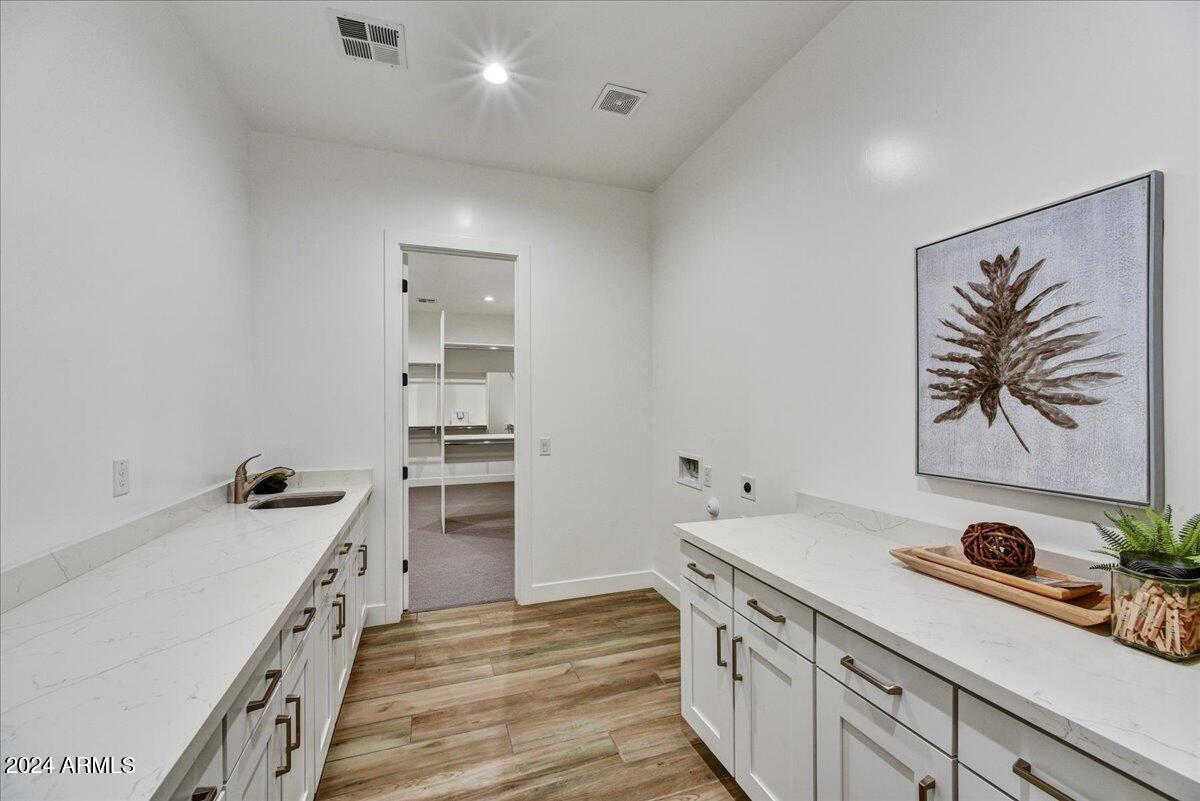 3329 W DESERT DAWN Drive