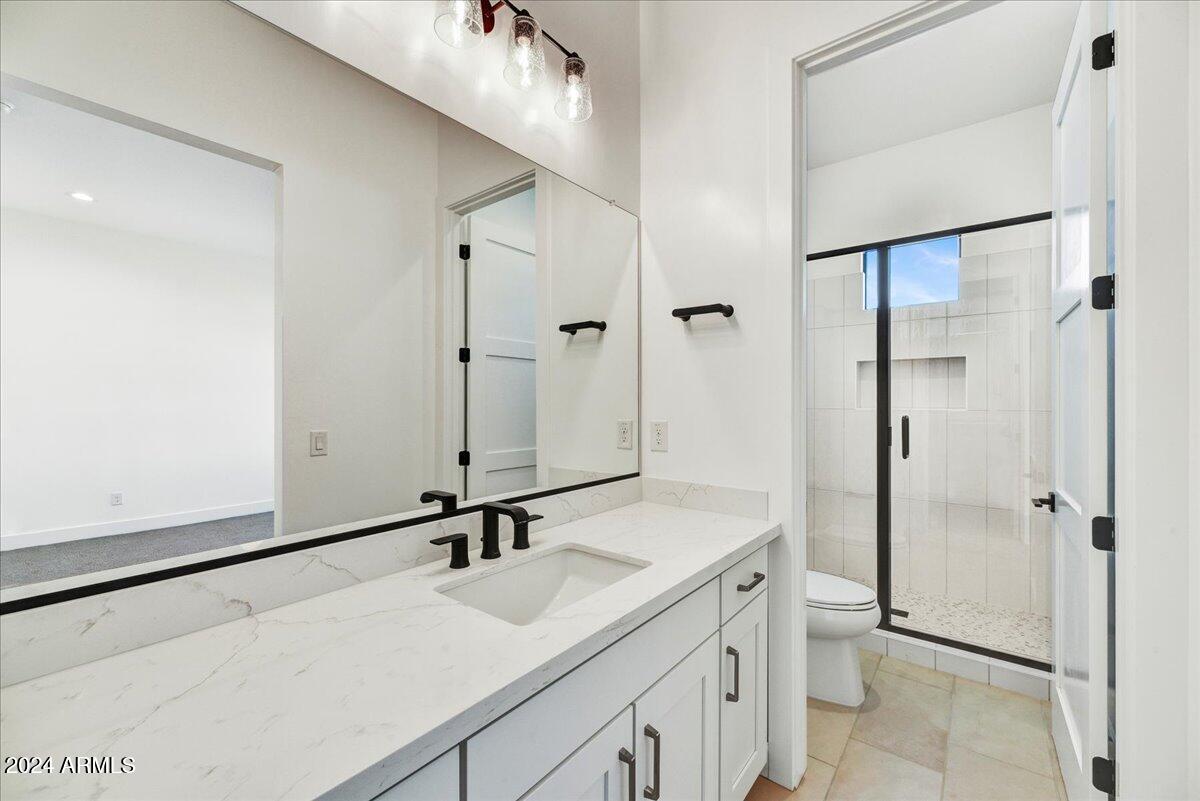 3329 W DESERT DAWN Drive