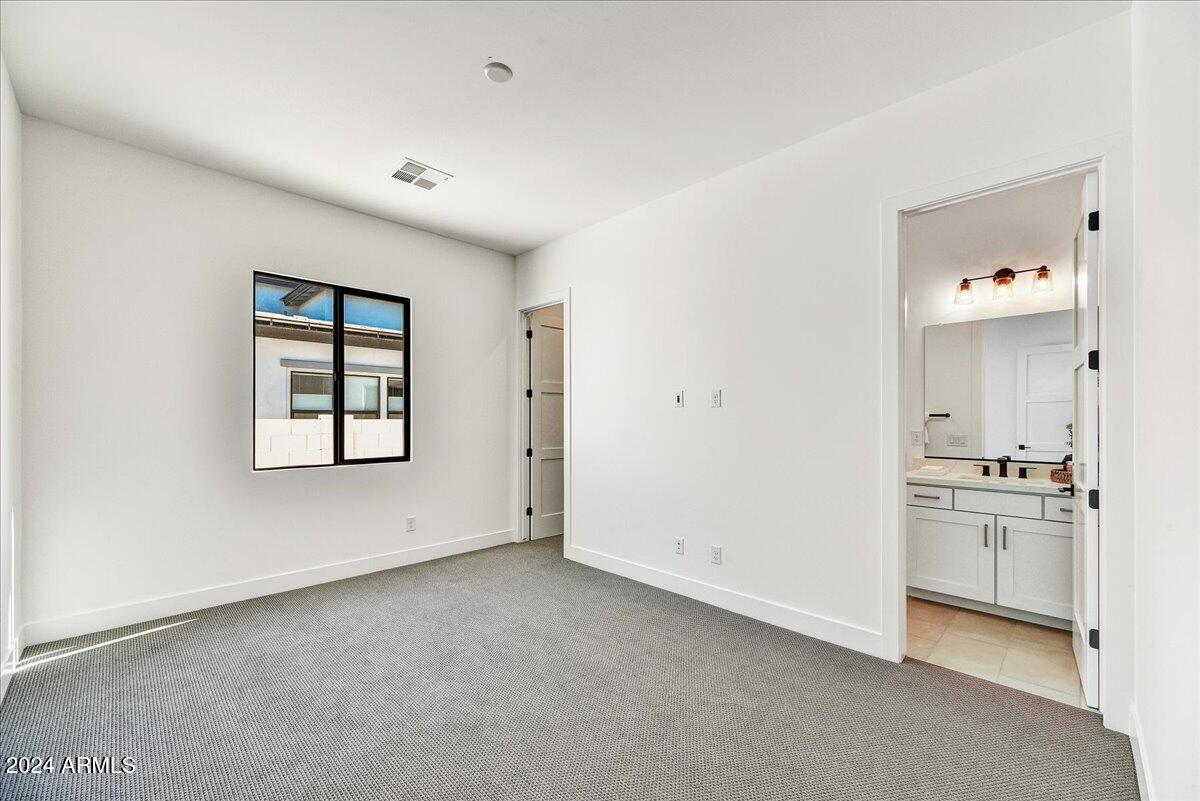 3329 W DESERT DAWN Drive
