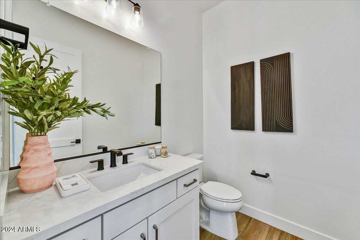 3329 W DESERT DAWN Drive