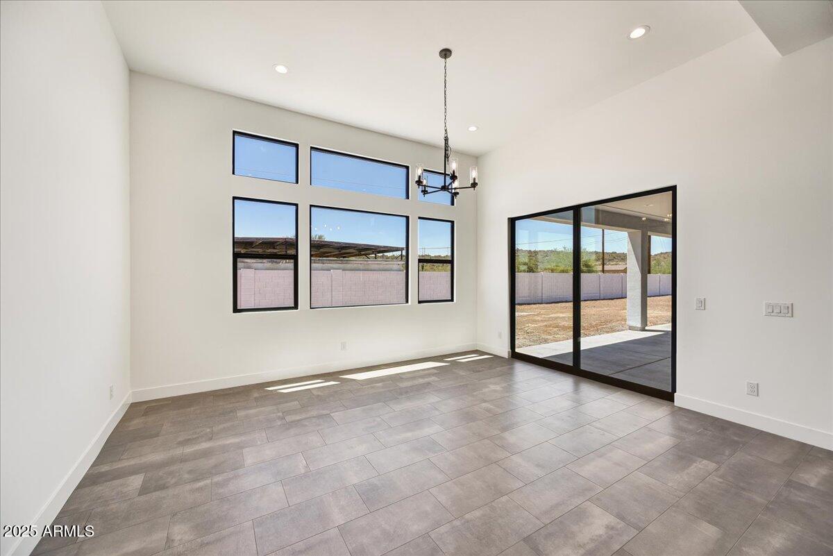 3329 W DESERT DAWN Drive