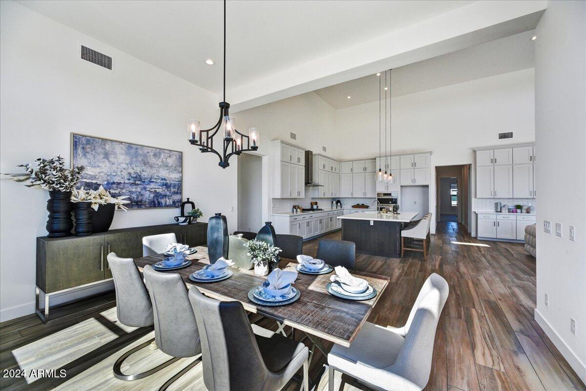 3329 W DESERT DAWN Drive