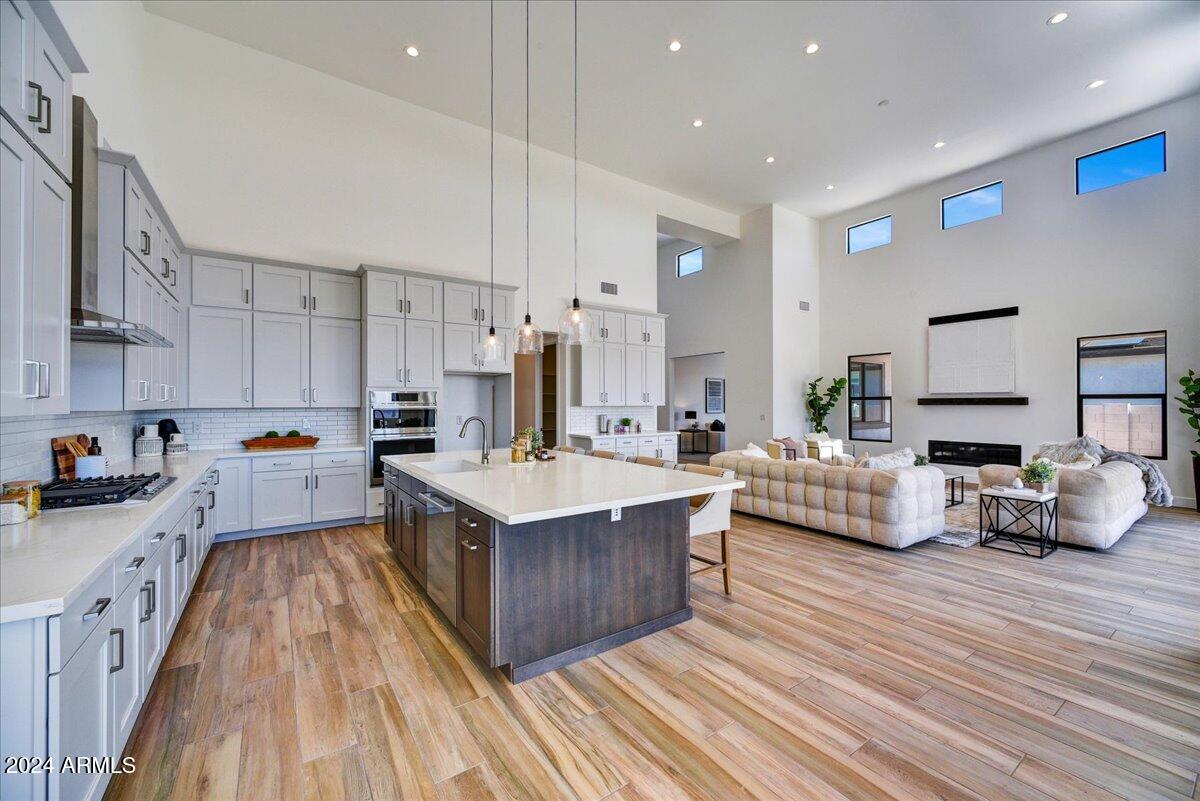 3329 W DESERT DAWN Drive