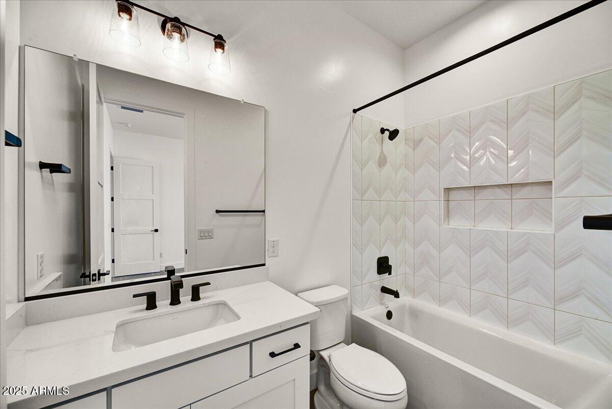 3329 W DESERT DAWN Drive