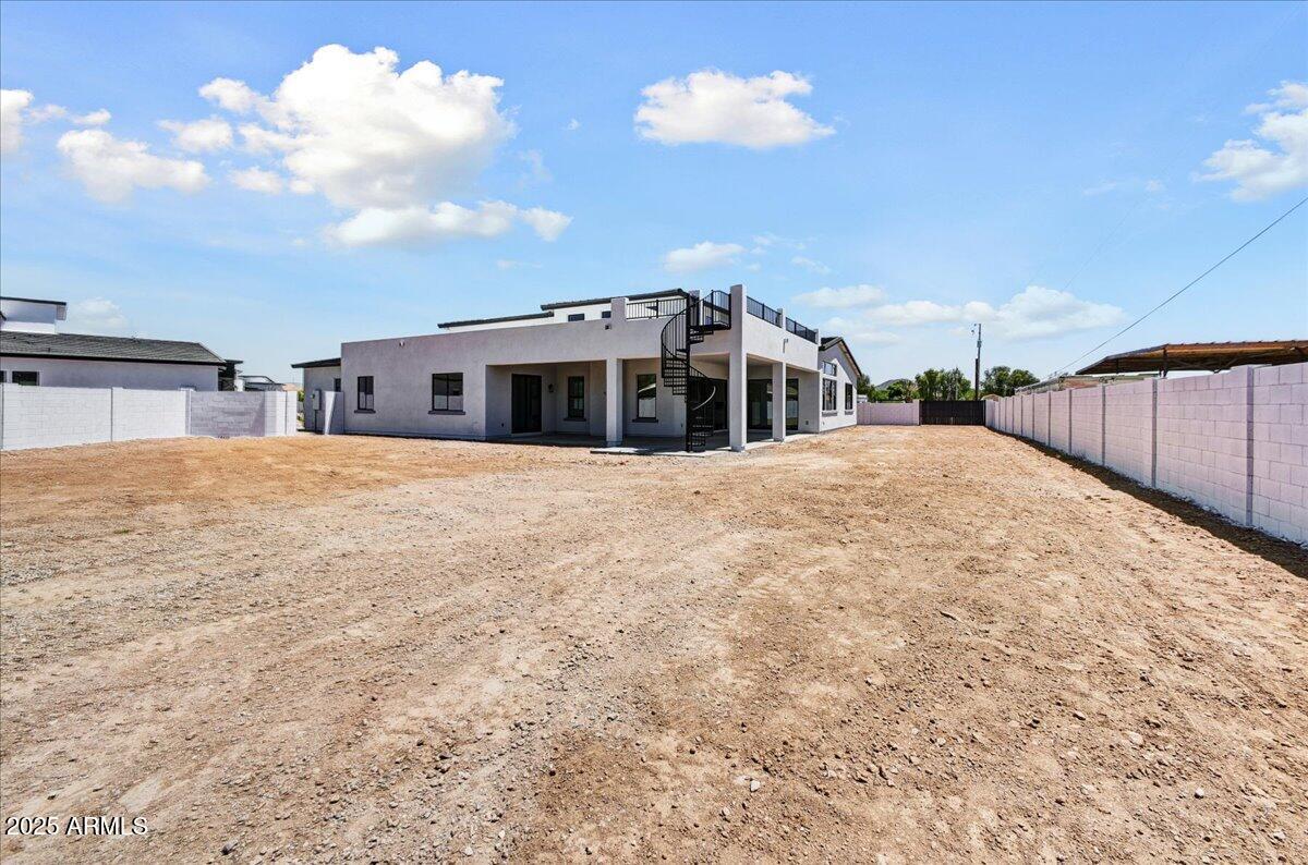 3329 W DESERT DAWN Drive