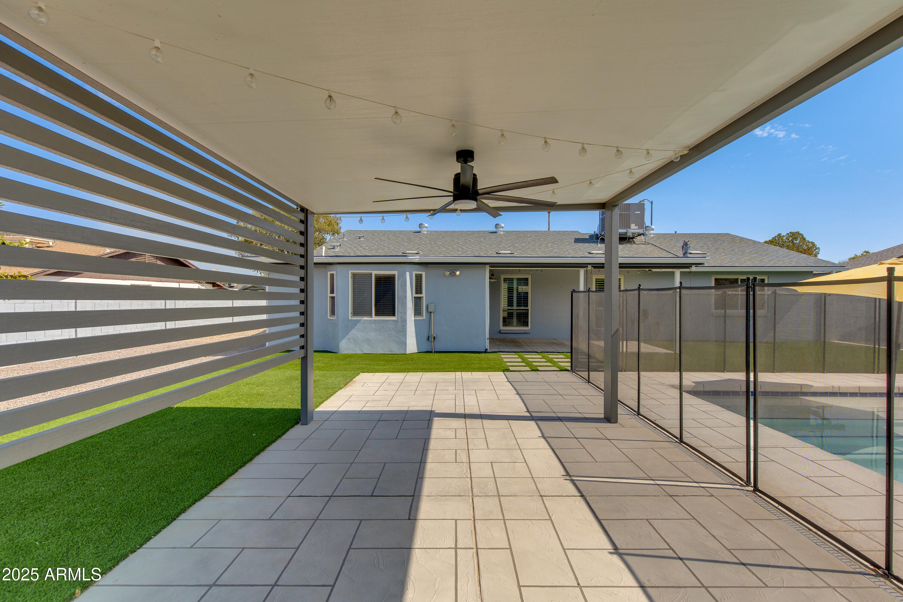 847 E PARADISE Lane E