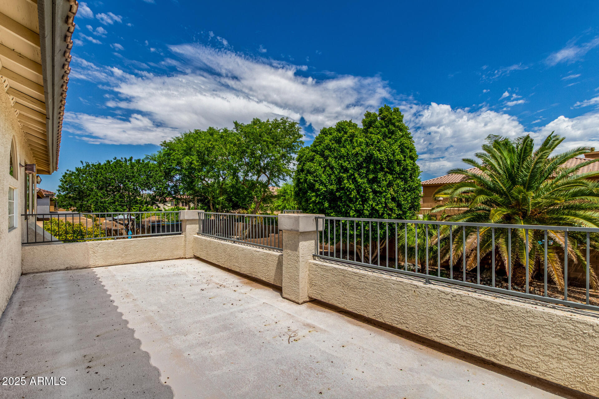 7242 W CRABAPPLE Drive