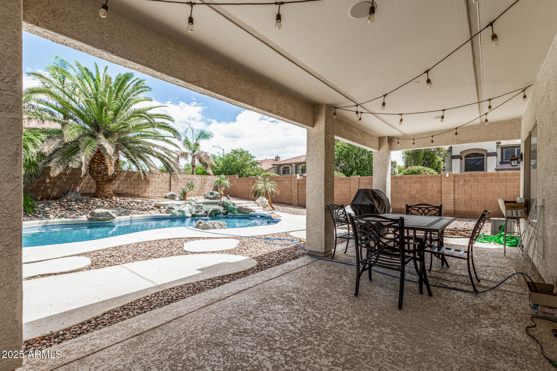 7242 W CRABAPPLE Drive
