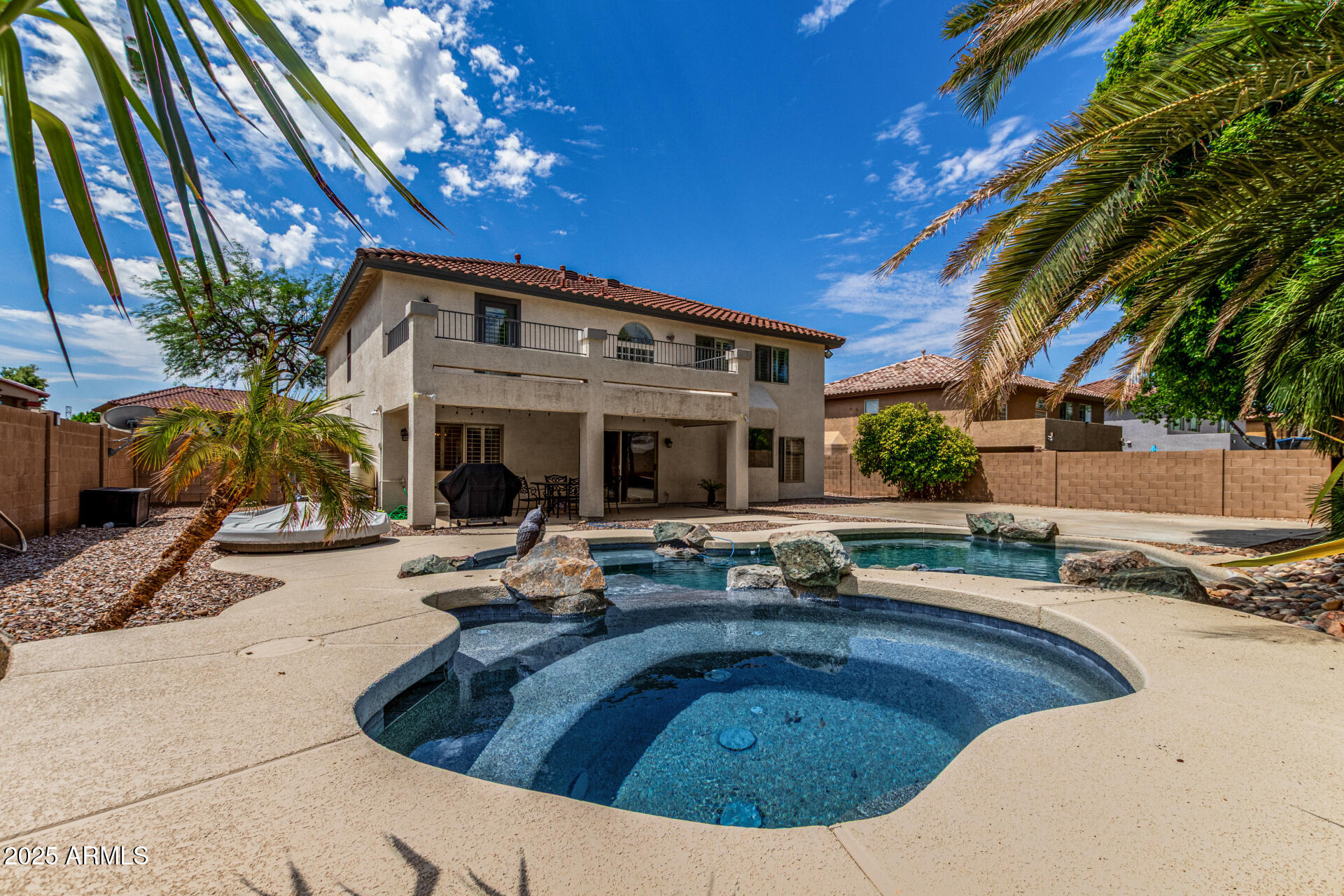 7242 W CRABAPPLE Drive