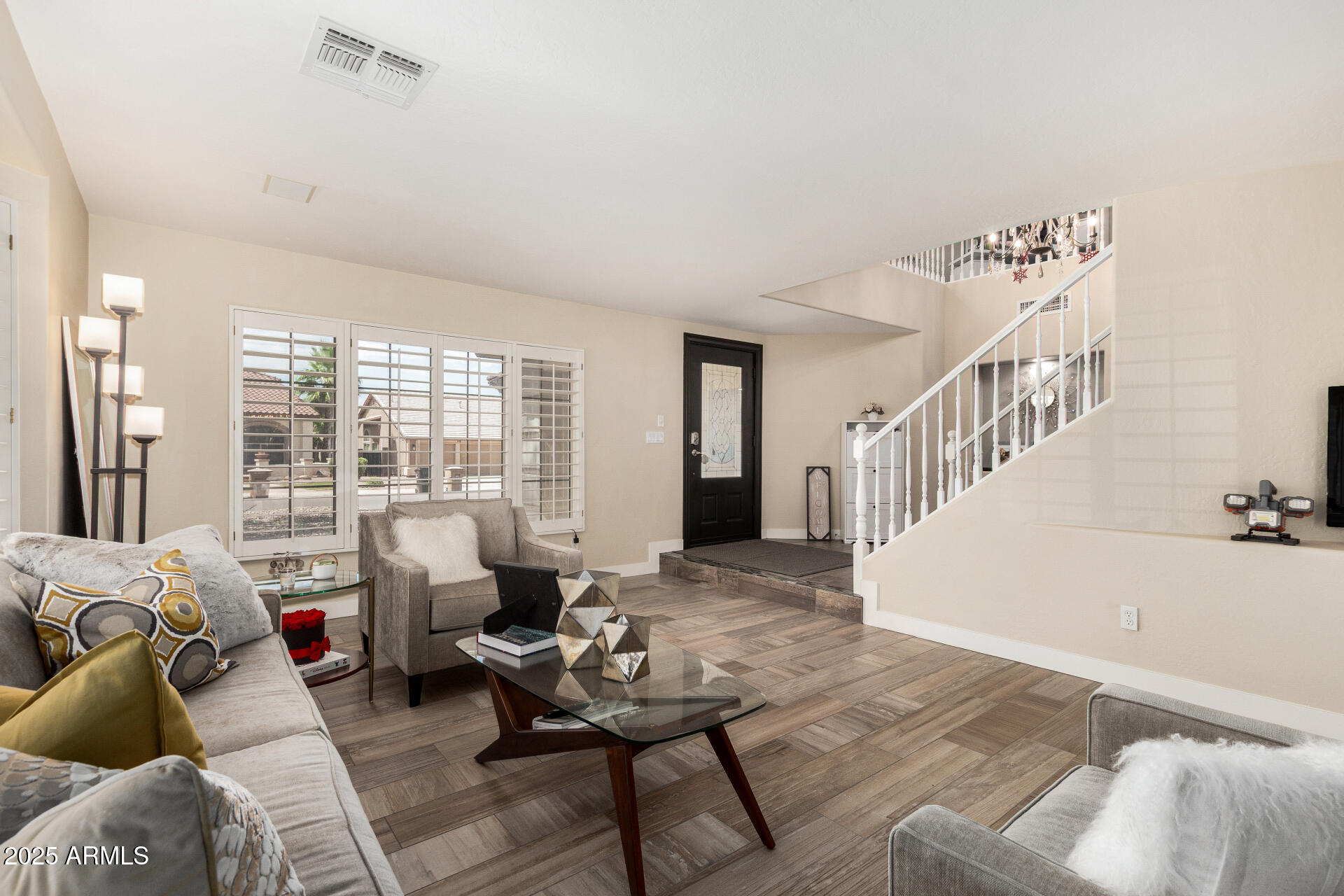 7242 W CRABAPPLE Drive