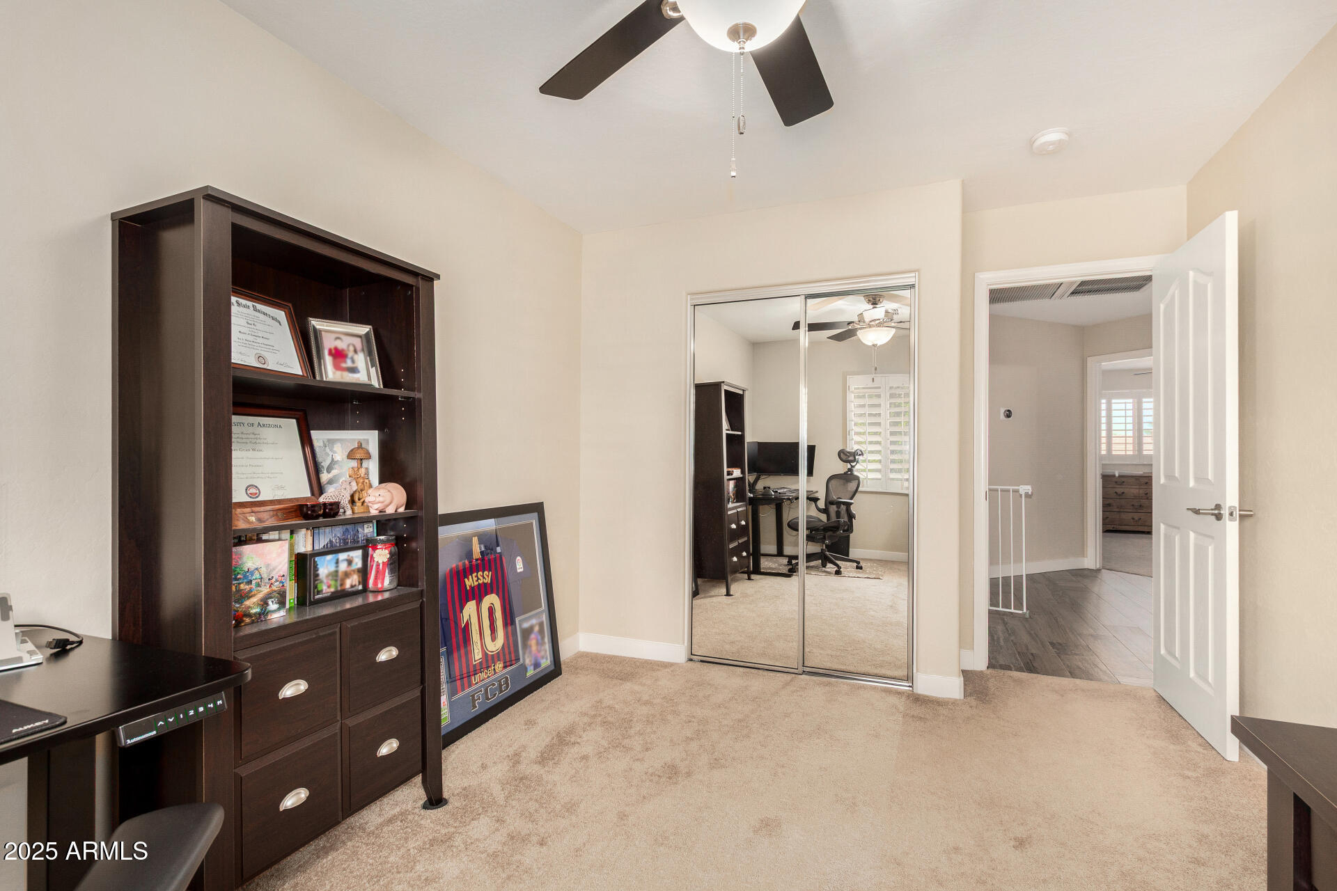 7242 W CRABAPPLE Drive
